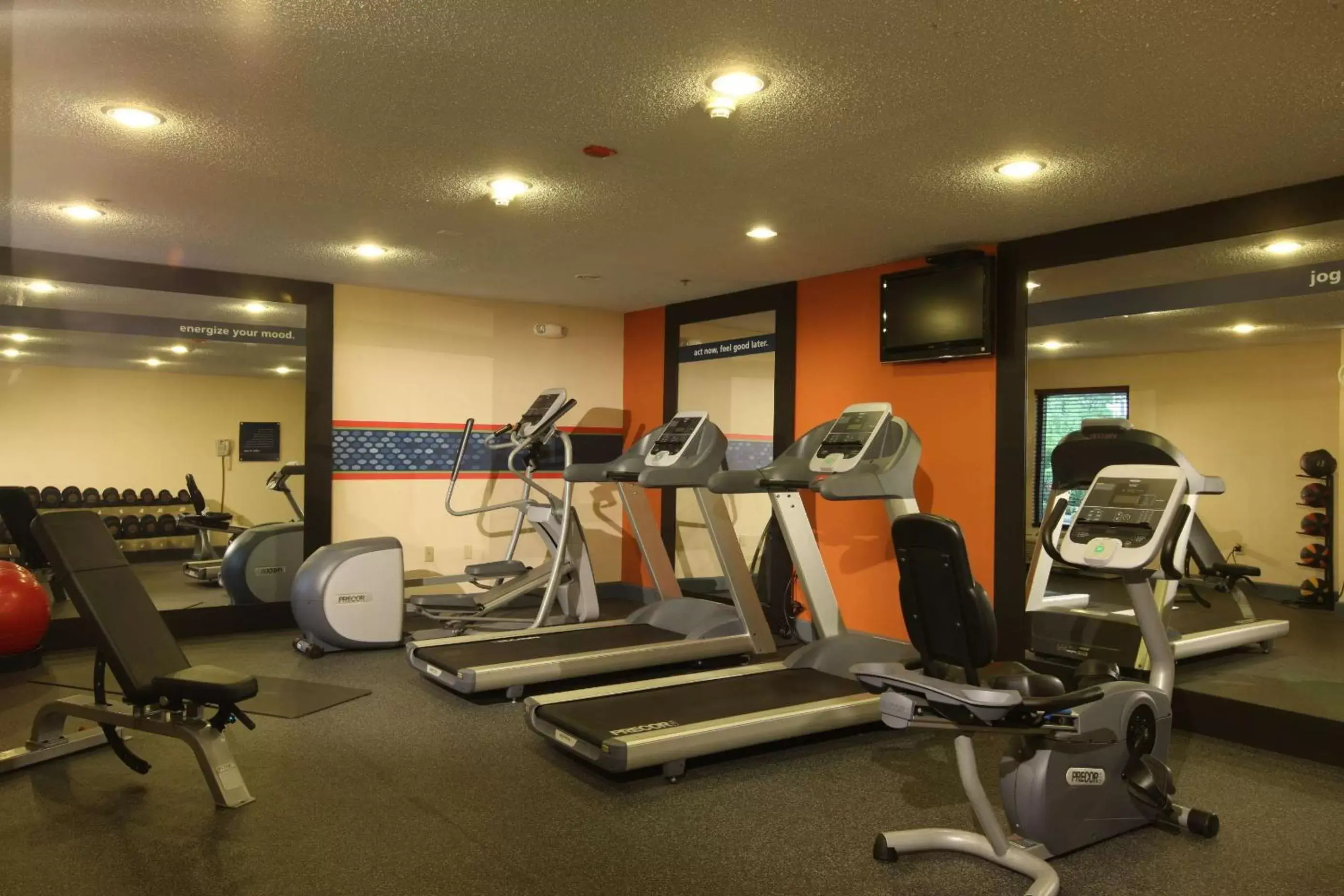 Fitness centre/facilities, Fitness Center/Facilities in Hampton Inn Pennsville