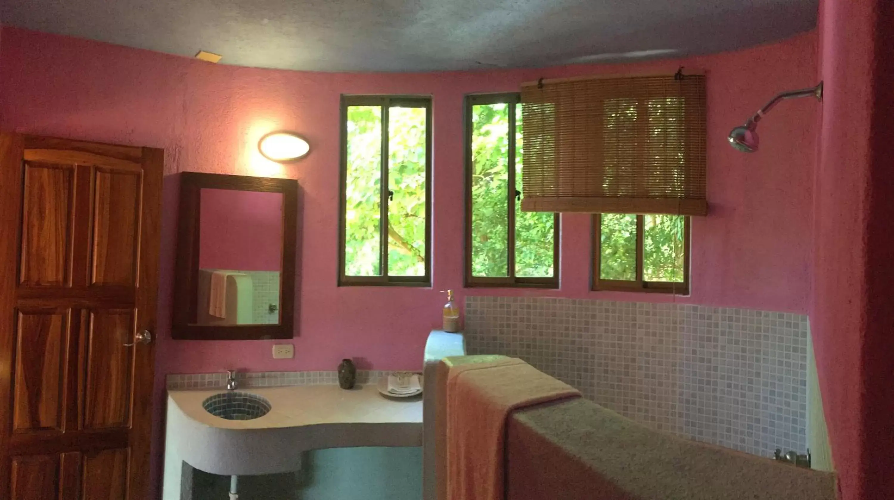 Bathroom in El Jardin