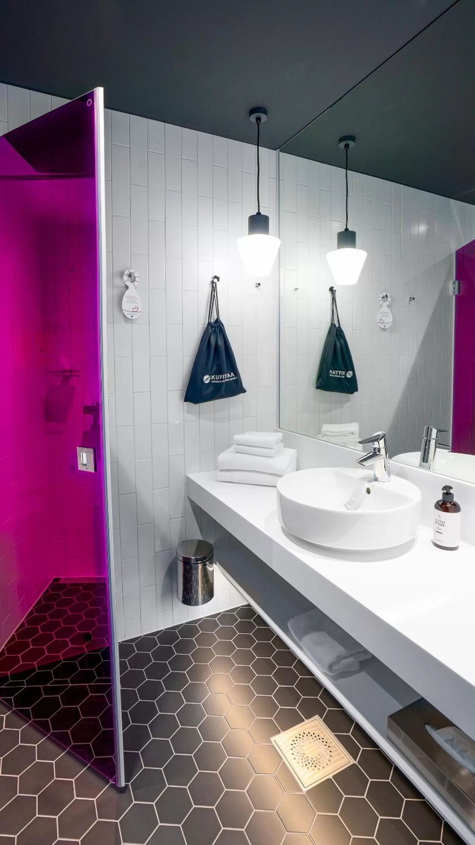 Shower in Original Sokos Hotel Kupittaa