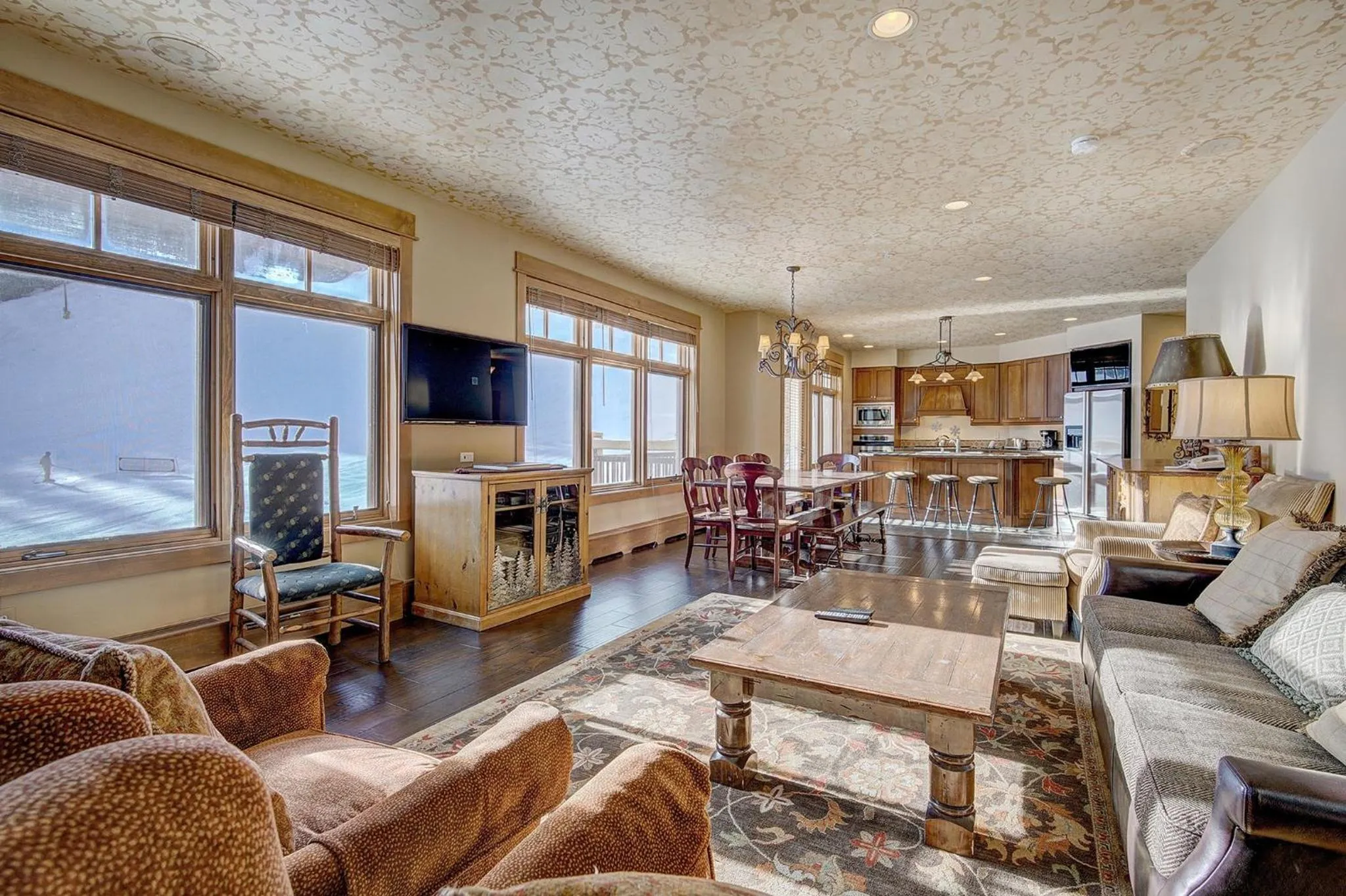 Living room in Timbers & Lone Eagle by Keystone Resort