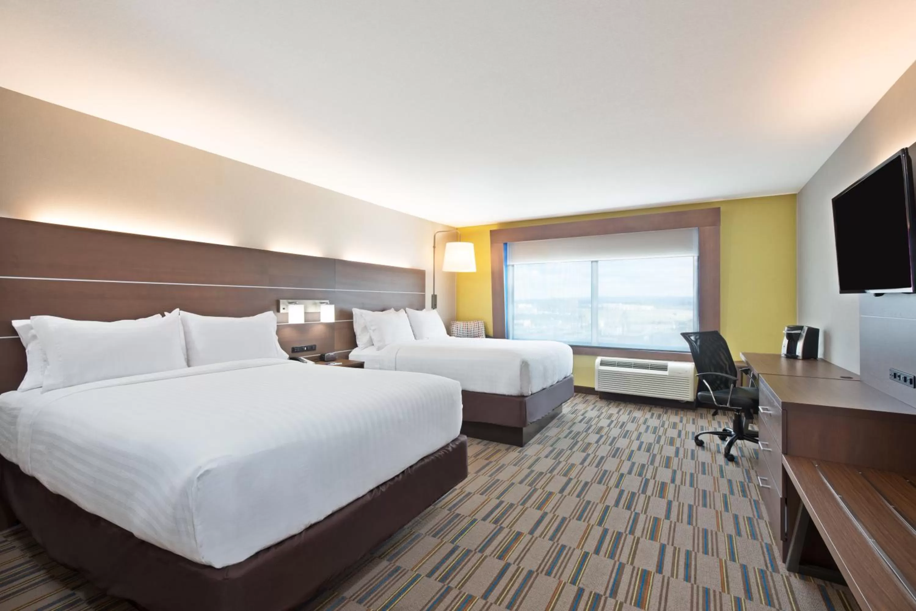 Photo of the whole room, Bed in Holiday Inn Express & Suites Uniontown by IHG