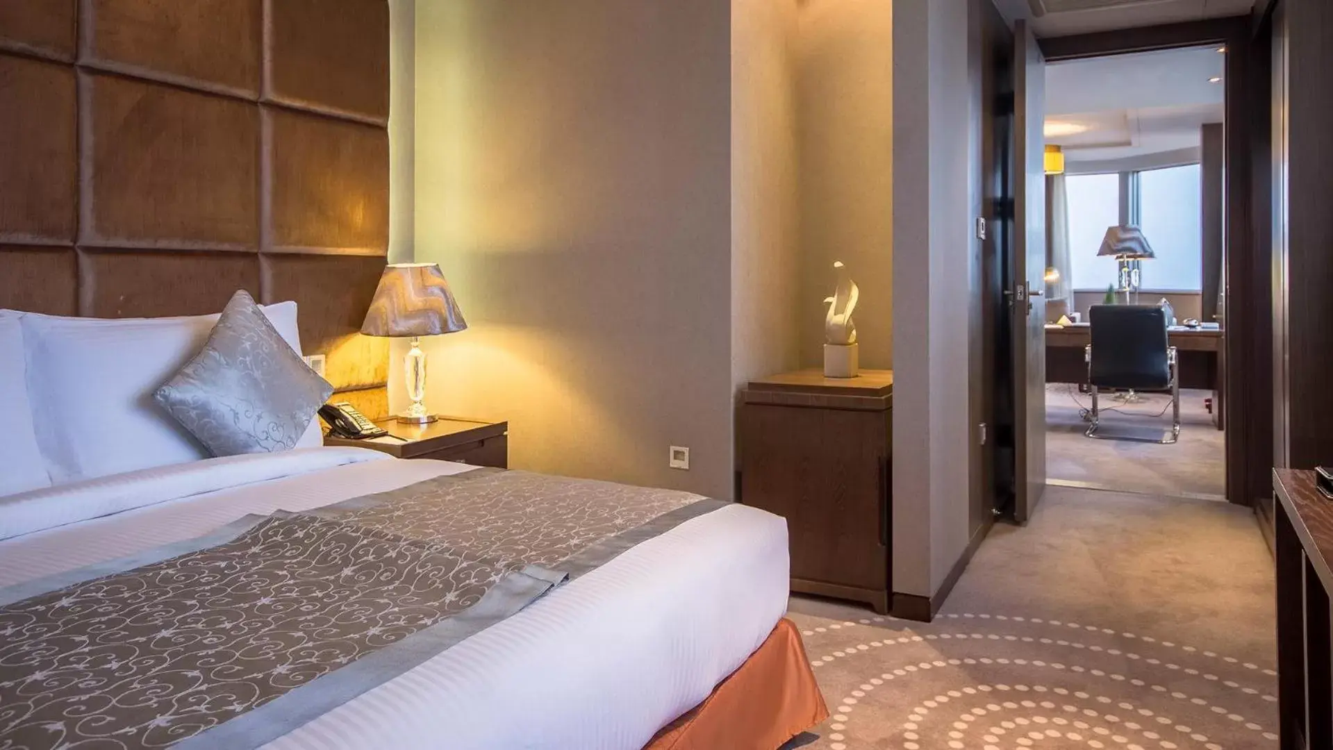 Bedroom, Bed in Fleuve Congo Hotel By Blazon Hotels