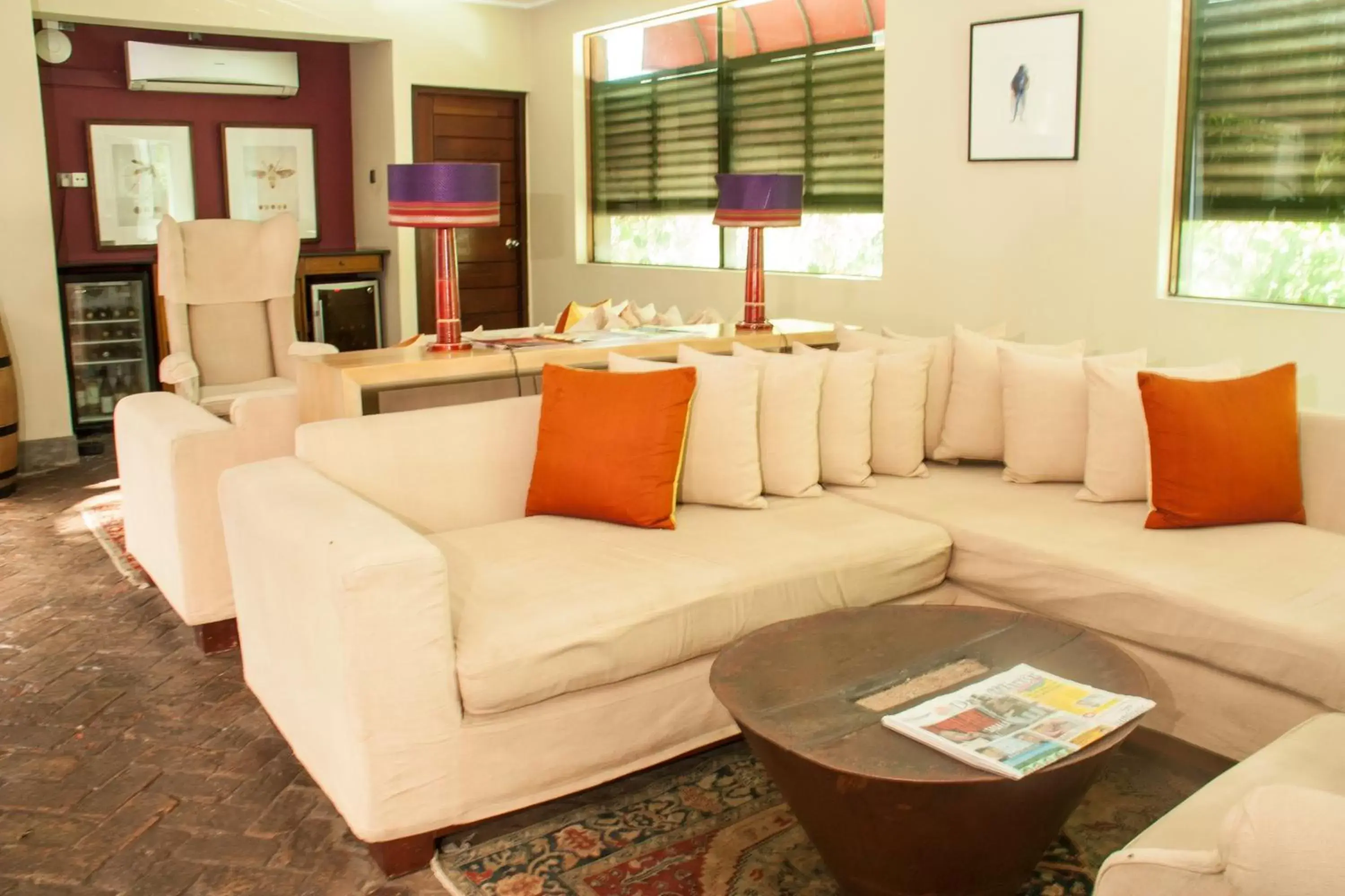 Lounge or bar, Seating Area in Colombo Court Hotel & Spa