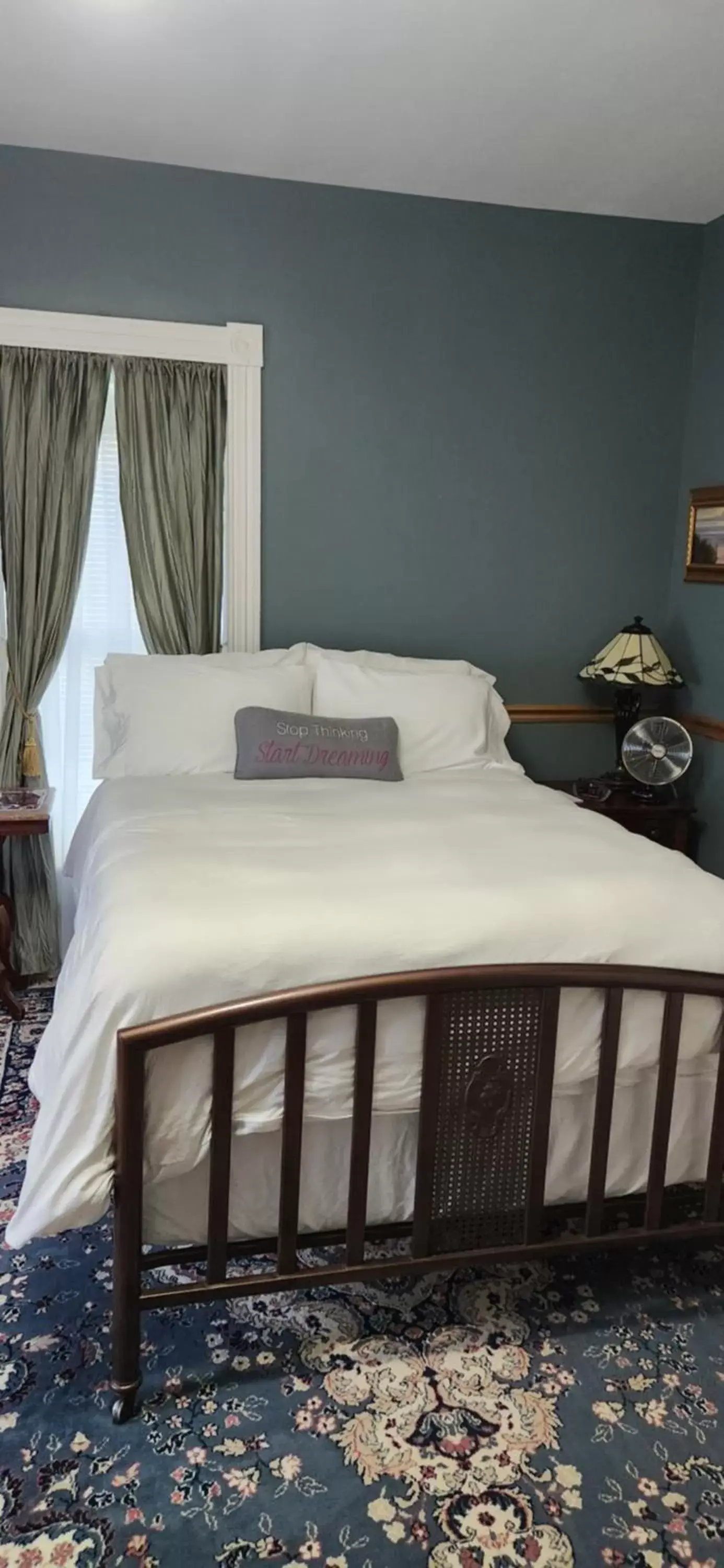 Bed in Oaklawn Inn