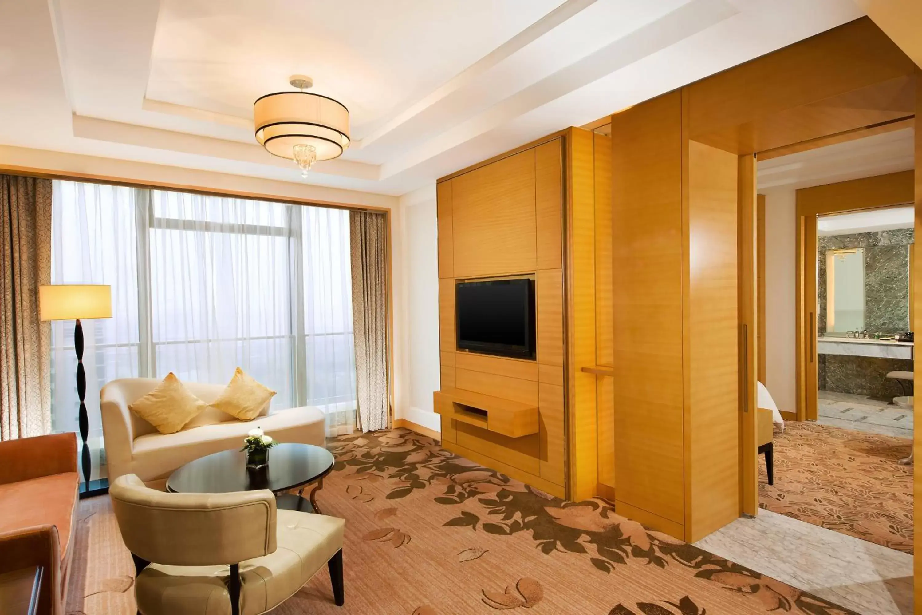 Bedroom, Seating Area in Sheraton Qingdao Jiaozhou Hotel