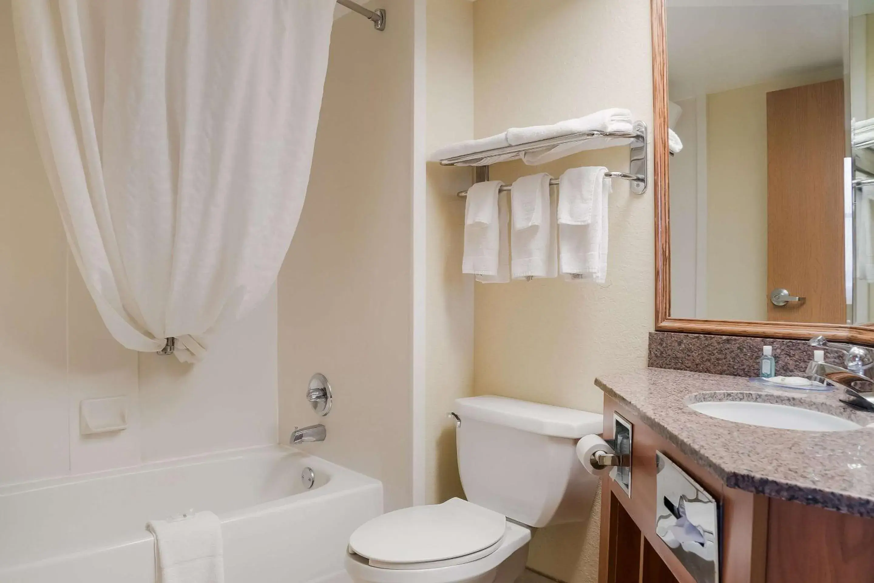 Bedroom, Bathroom in Quality Inn & Suites