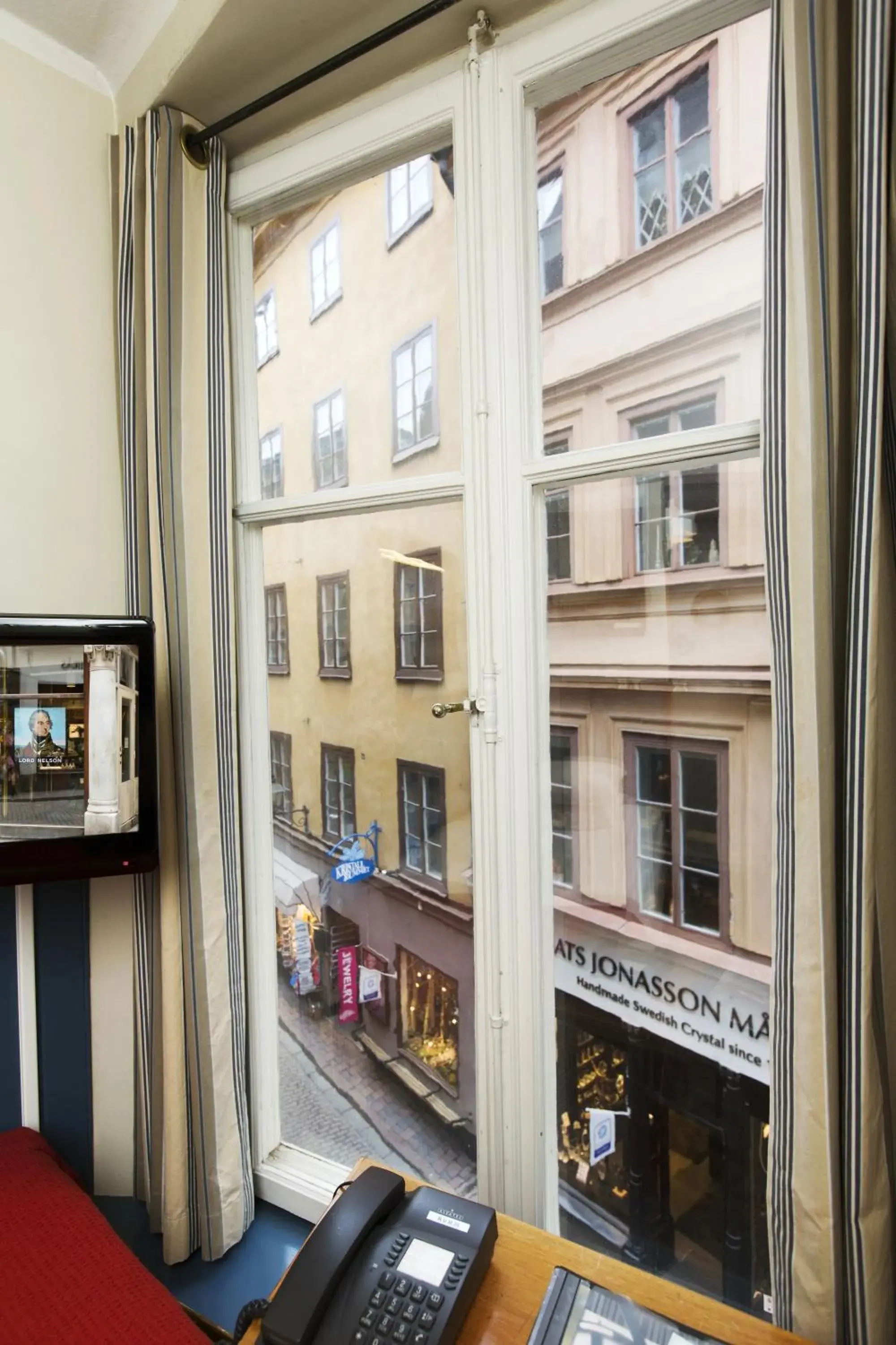 Decorative detail in Collector's Lord Nelson Hotel