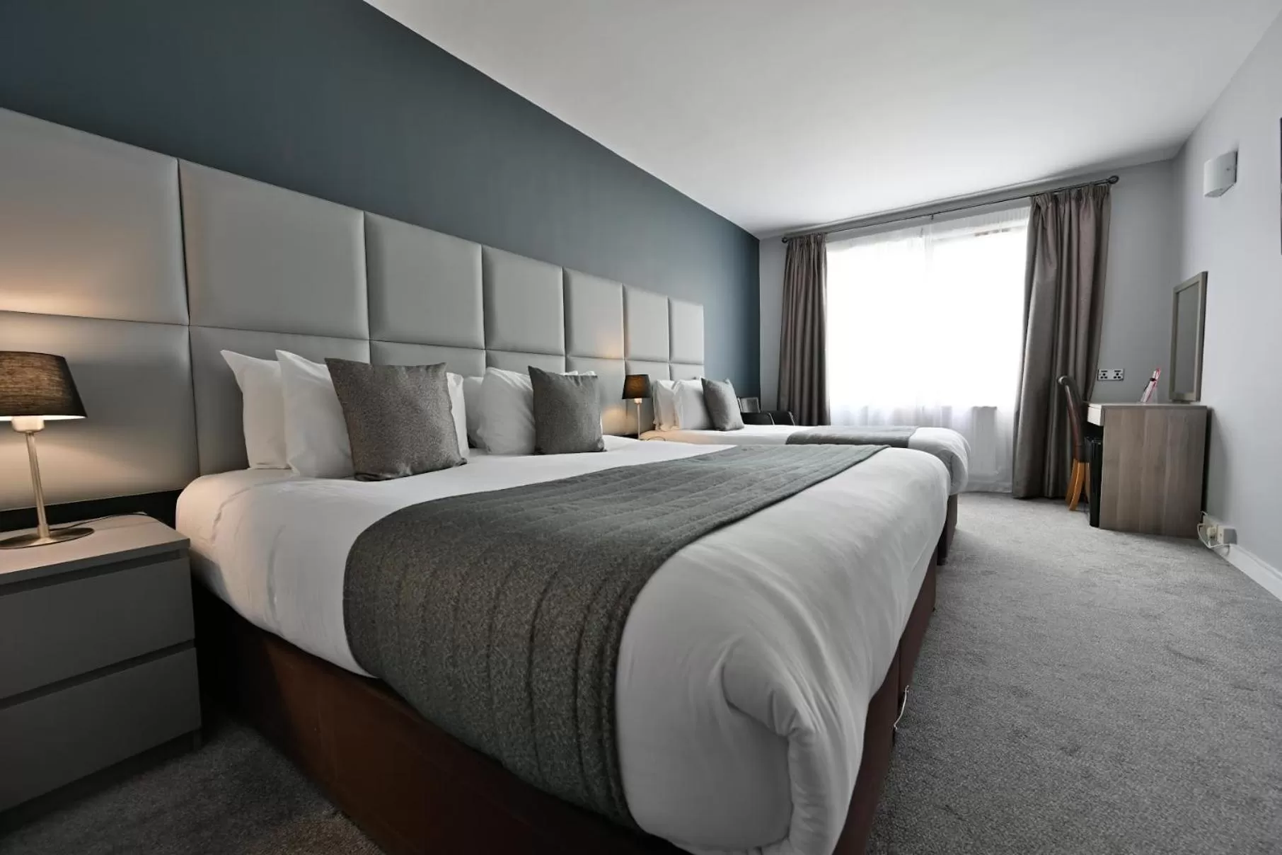 Bedroom, Bed in Kensington Court Hotel - Earls Court