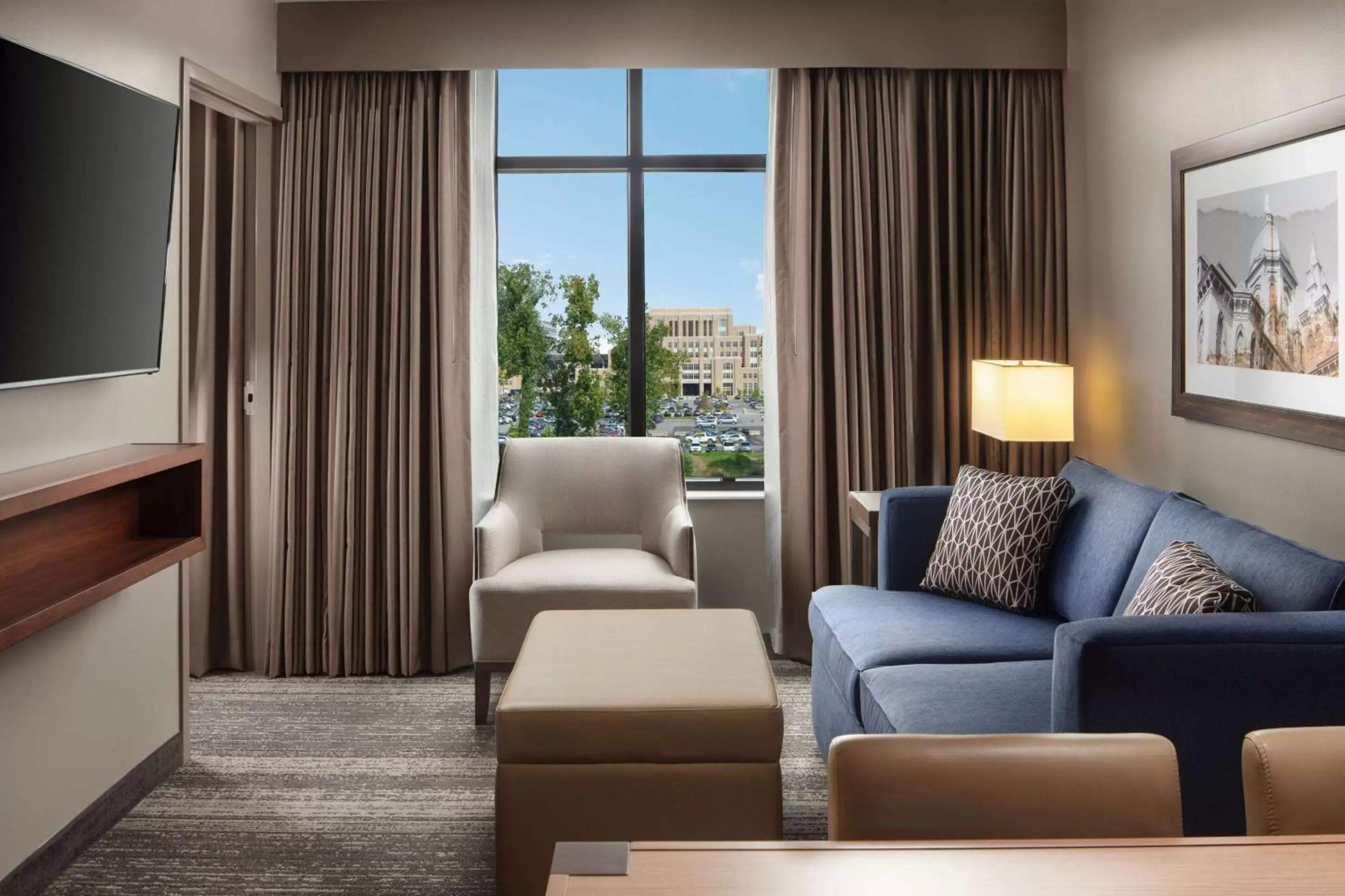 Bedroom, Seating Area in Embassy Suites by Hilton South Bend