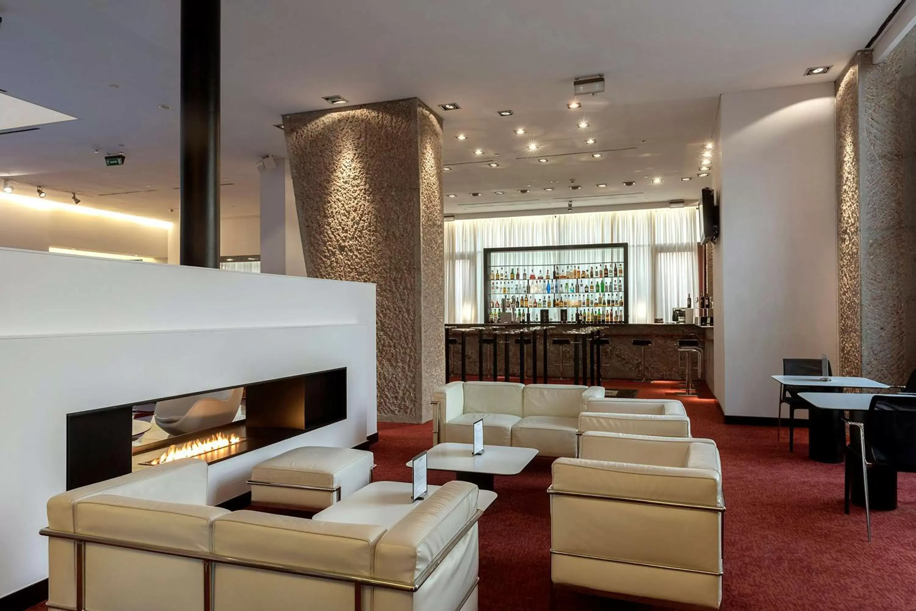 Lounge or bar, Lounge/Bar in Hilton Madrid Airport