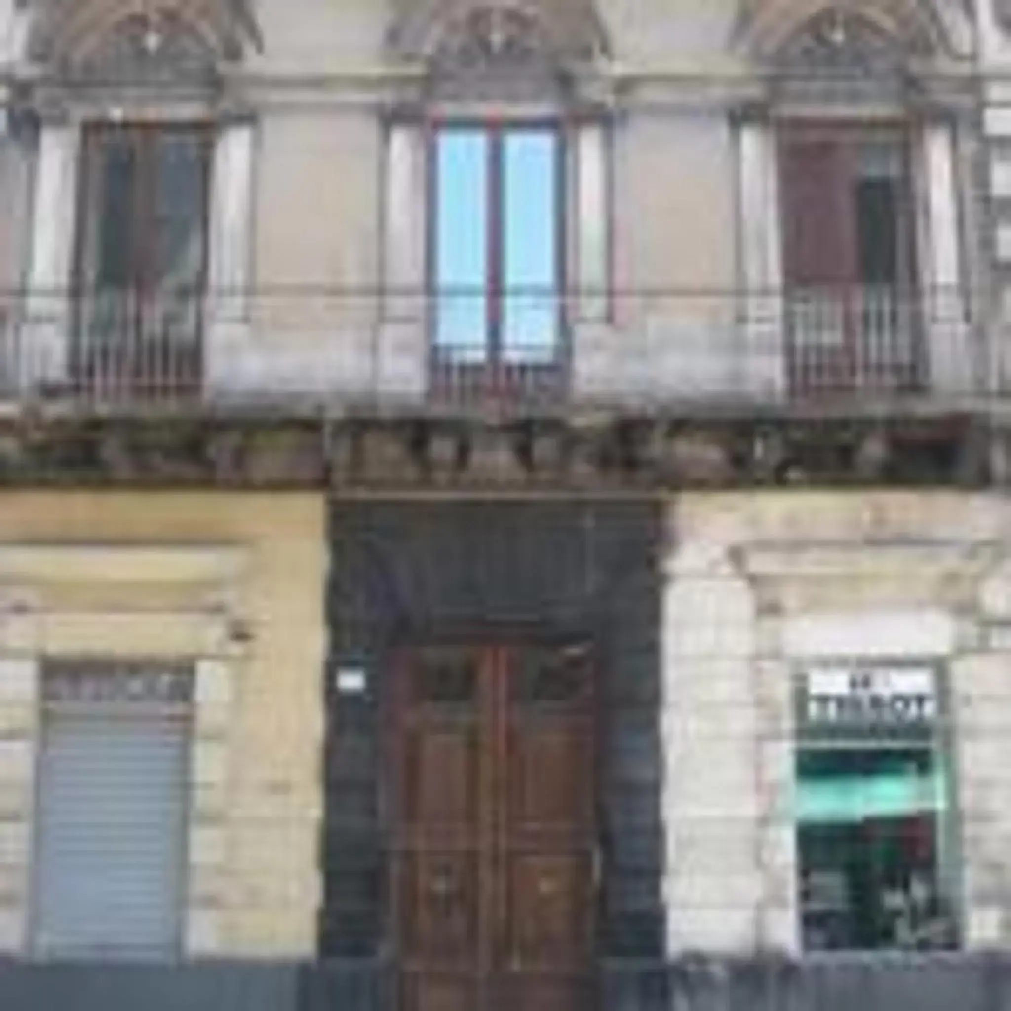 Facade/entrance in RossoCorallo B&B