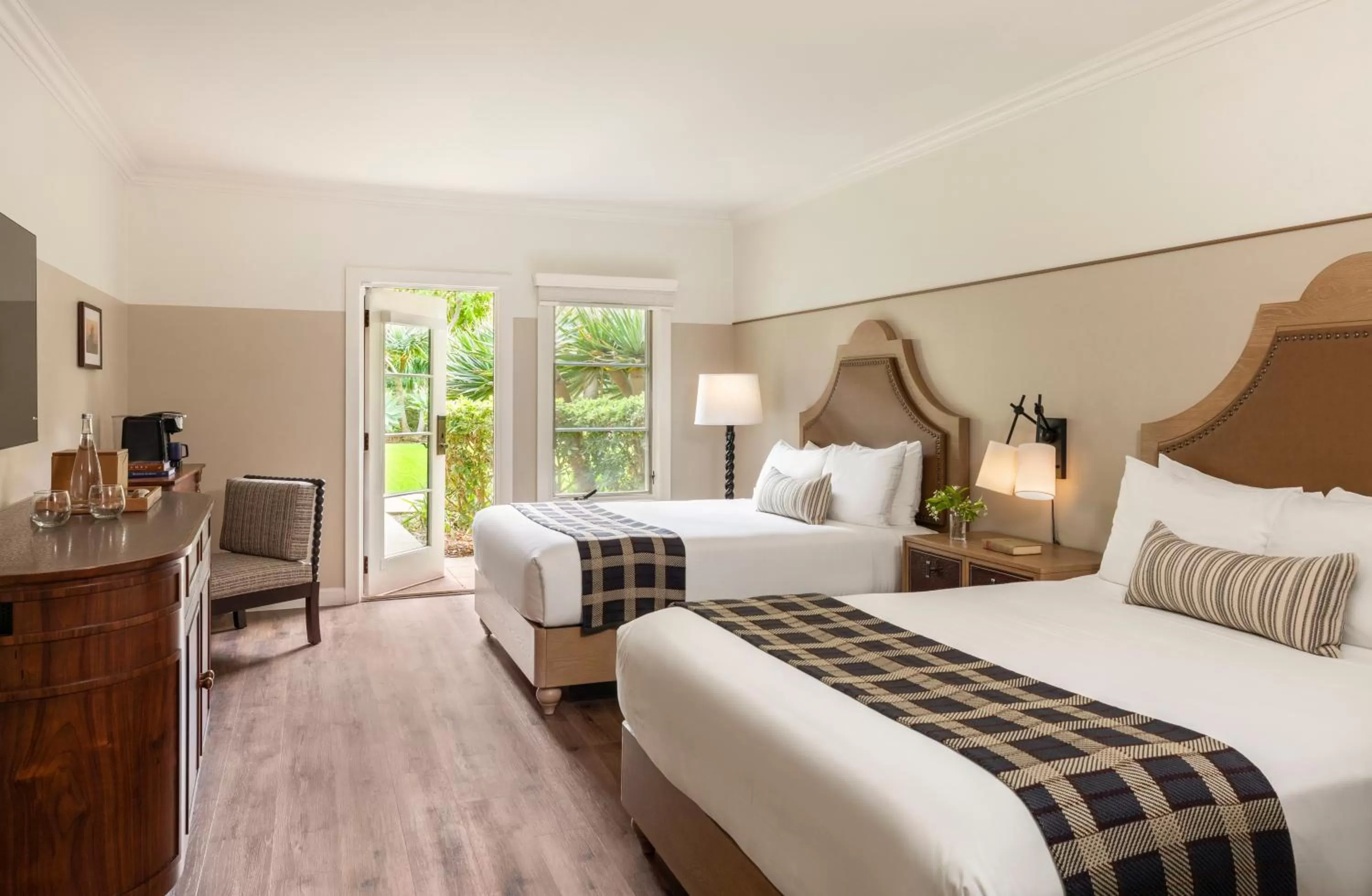 Bed in Estancia La Jolla Hotel & Spa