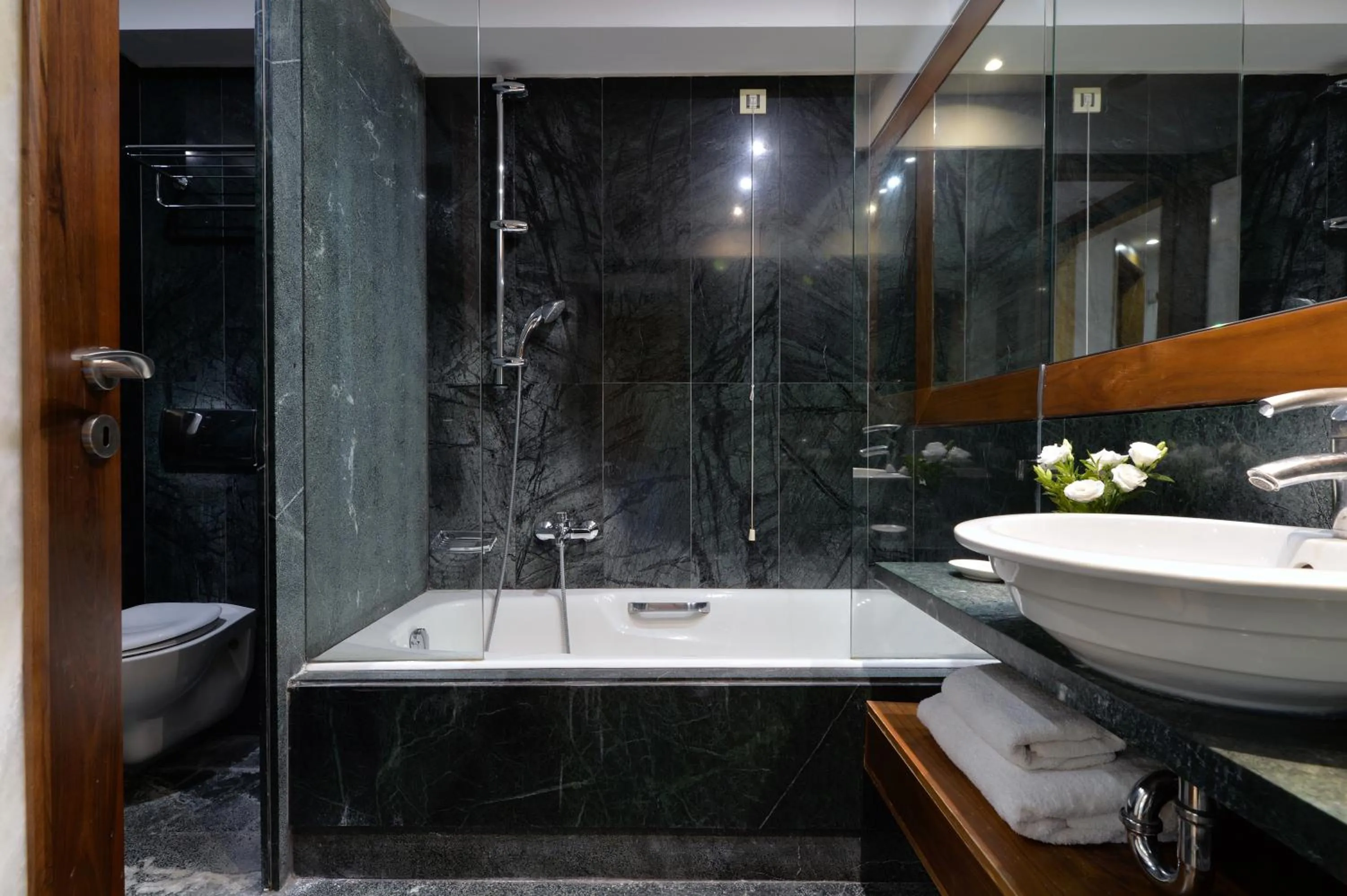 Shower in Athenaeum Eridanus Luxury Hotel