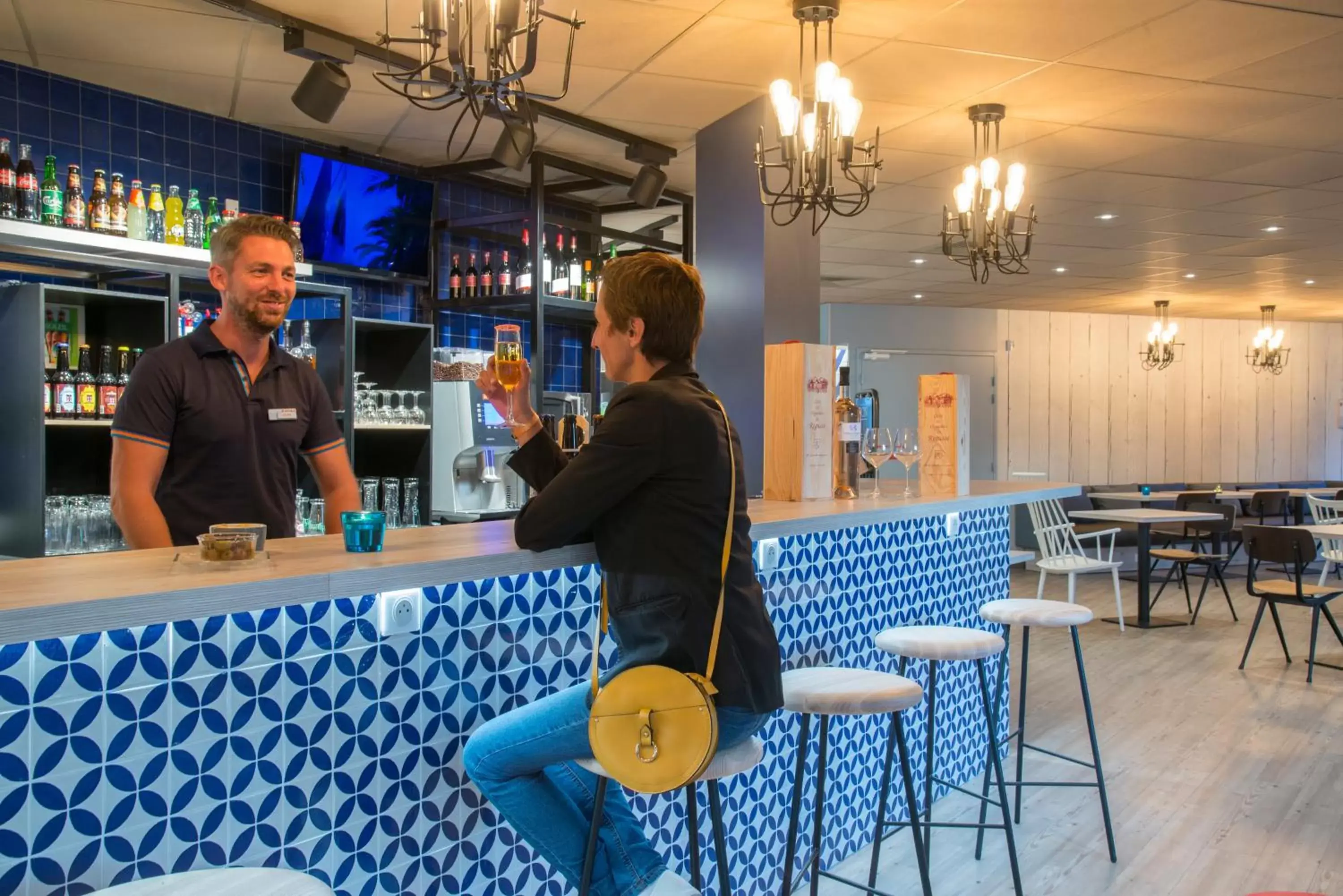 Lounge or bar in ibis Manosque Cadarache Lounge or bar in ibis Manosque Cadarache