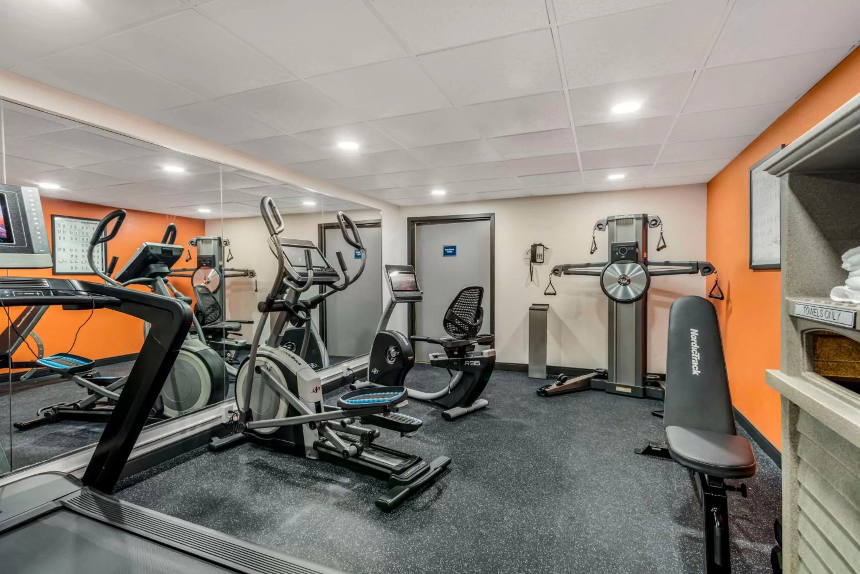 Fitness centre/facilities in Best Western Statesville Inn