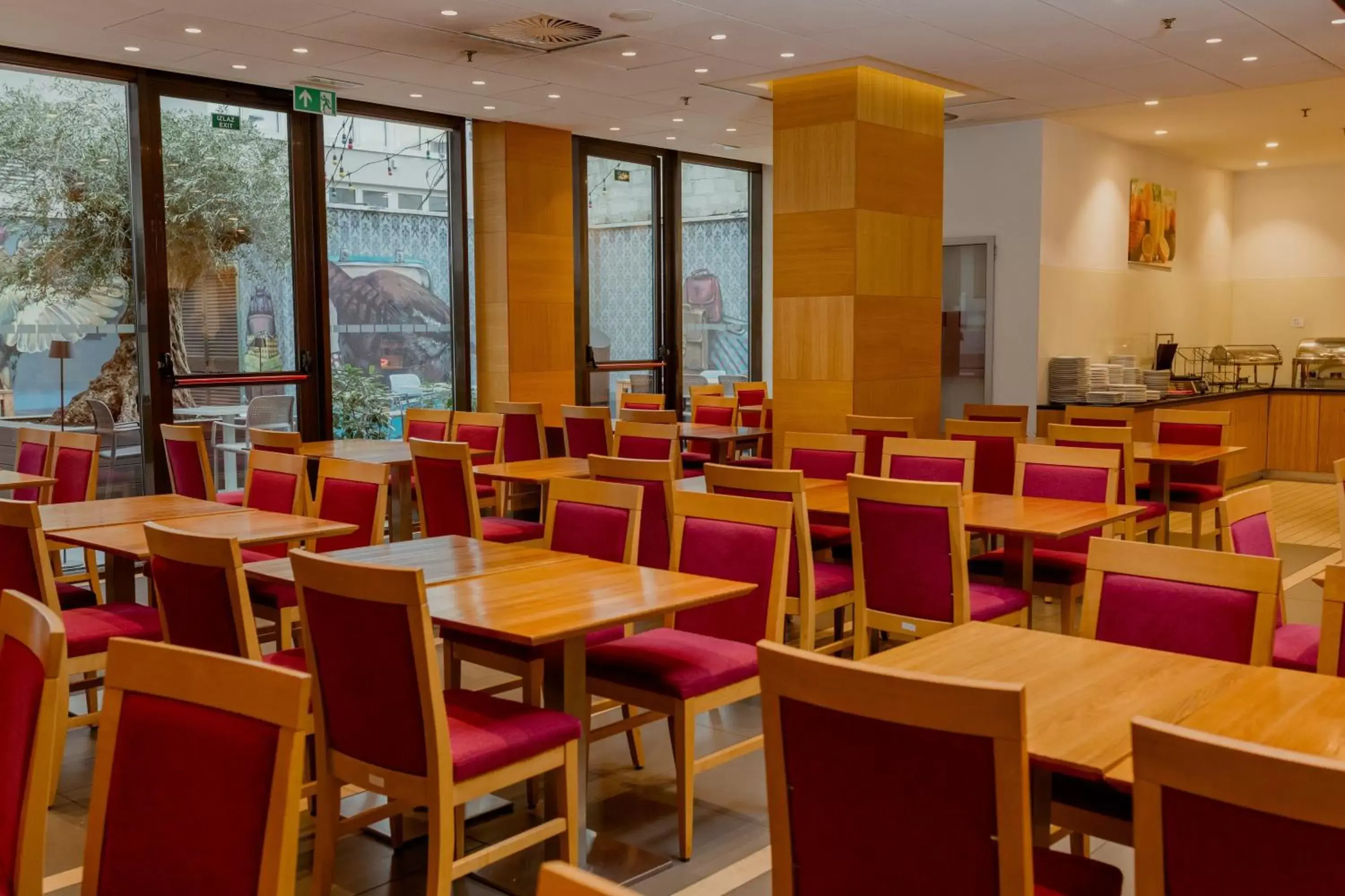 Property building, Restaurant/Places to Eat in Holiday Inn Express Belgrade - City, an IHG Hotel