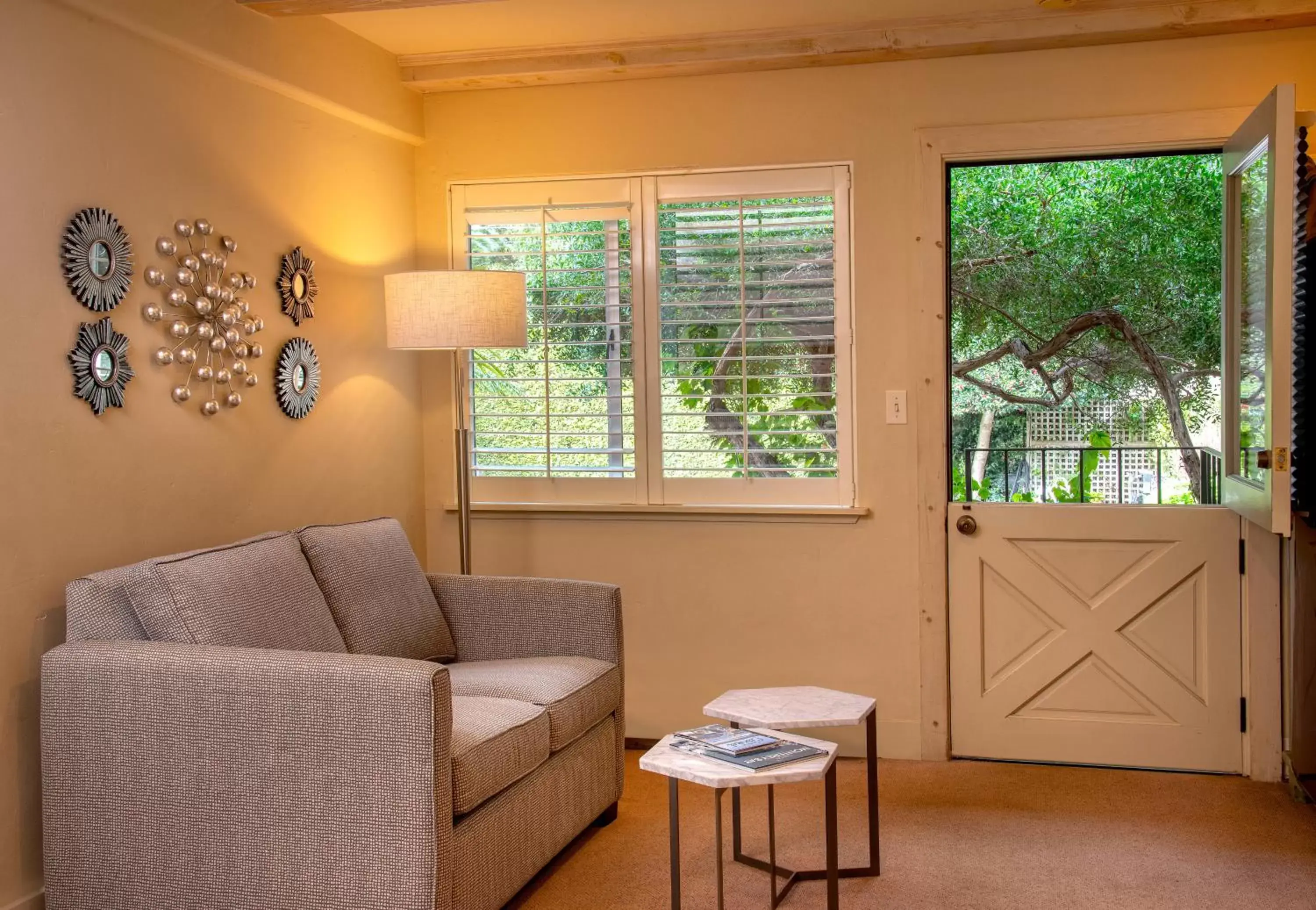 Bedroom, Seating Area in Carmel Country Inn