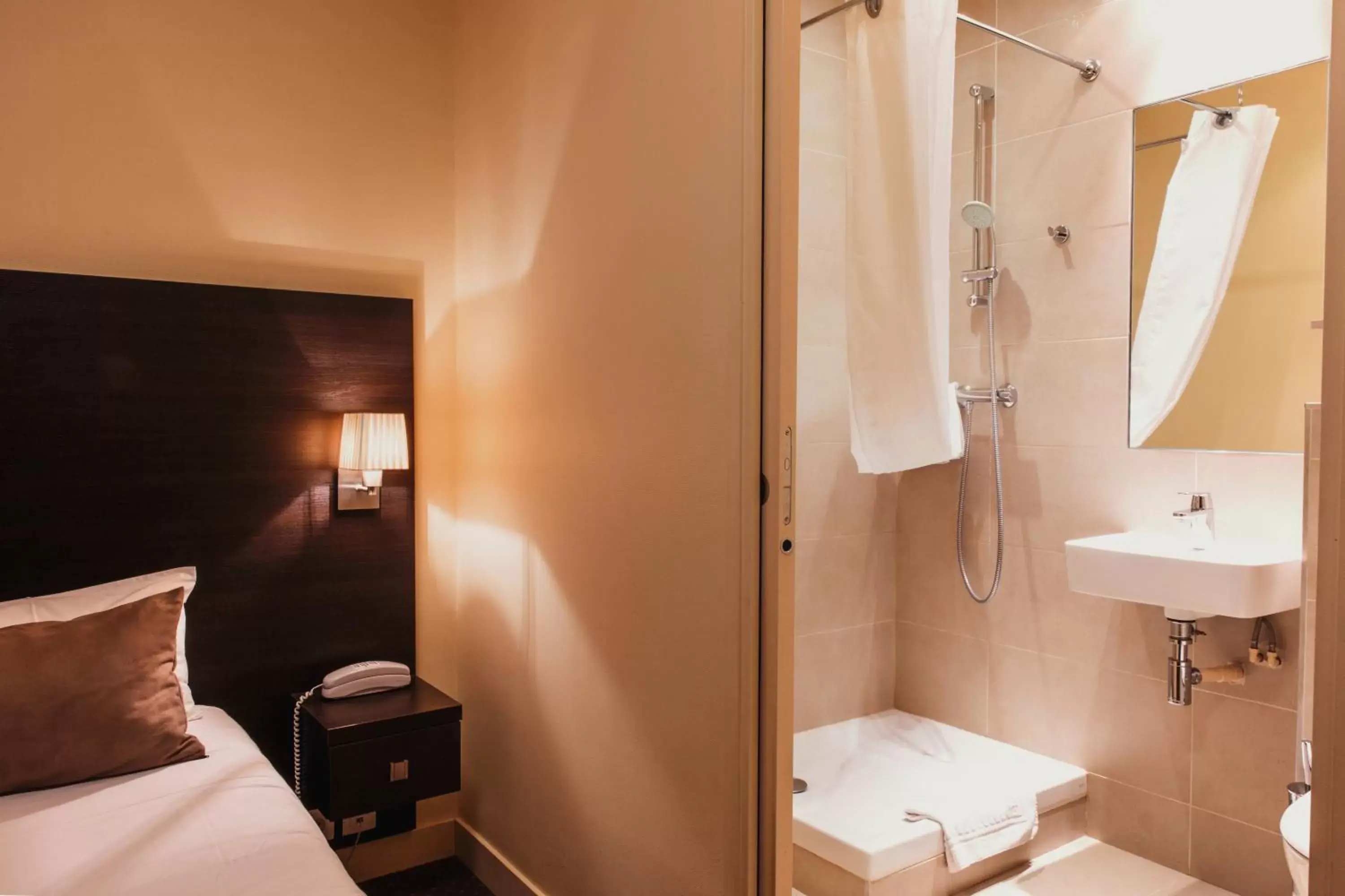 Shower, Bathroom in Hotel Astrid Caen centre