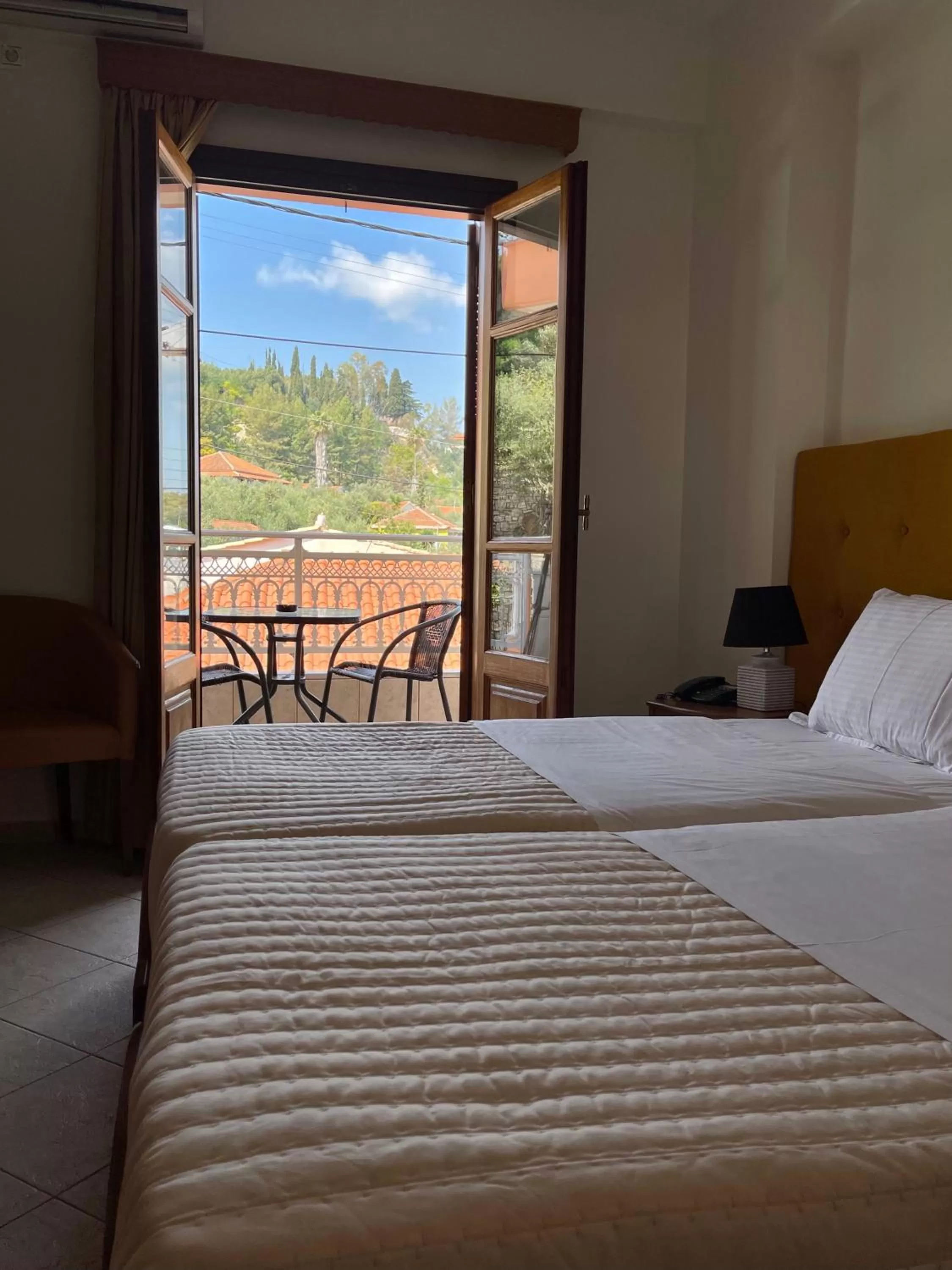 Bedroom, Bed in Sofotel