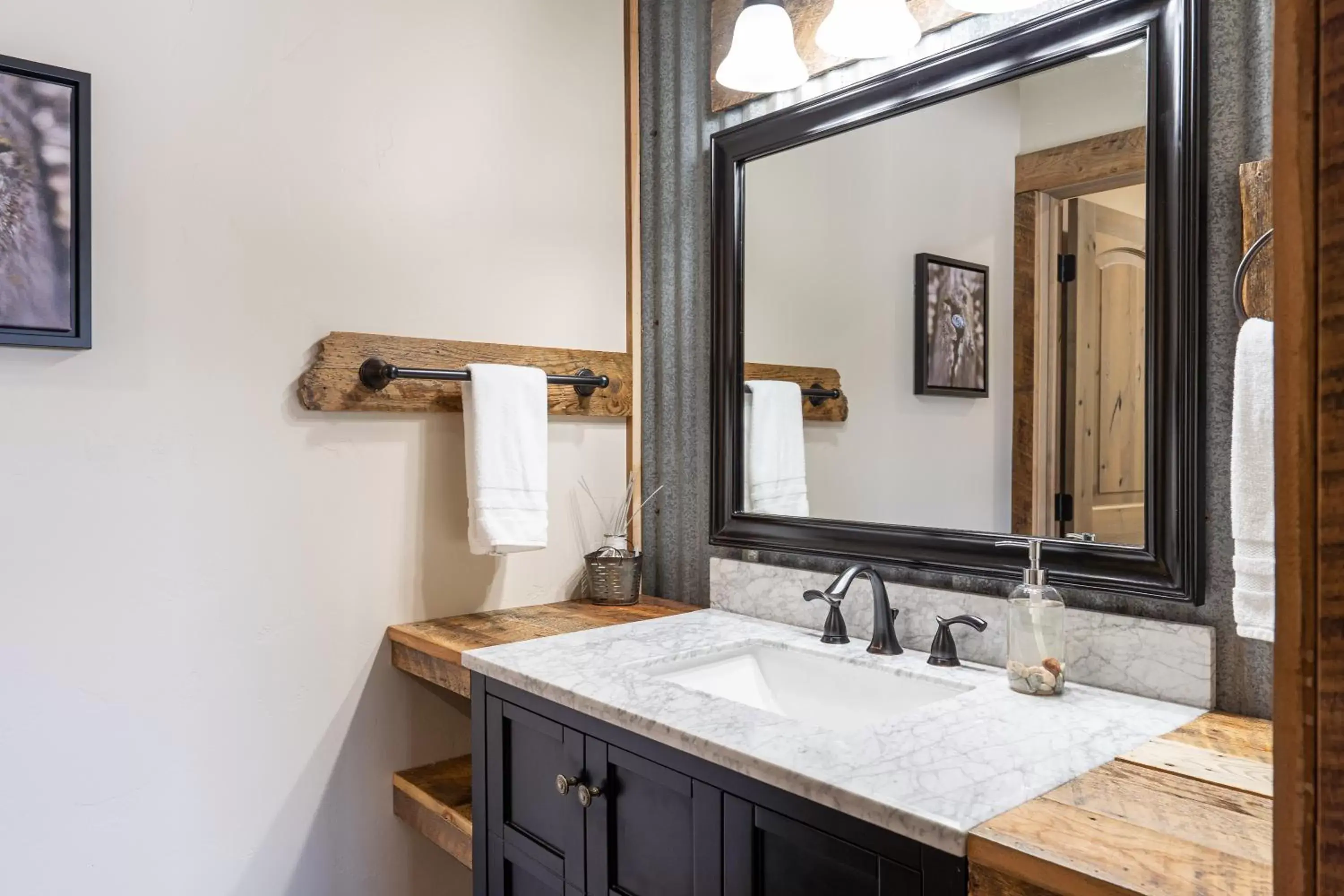 Bathroom in The Adventure Inn Yellowstone