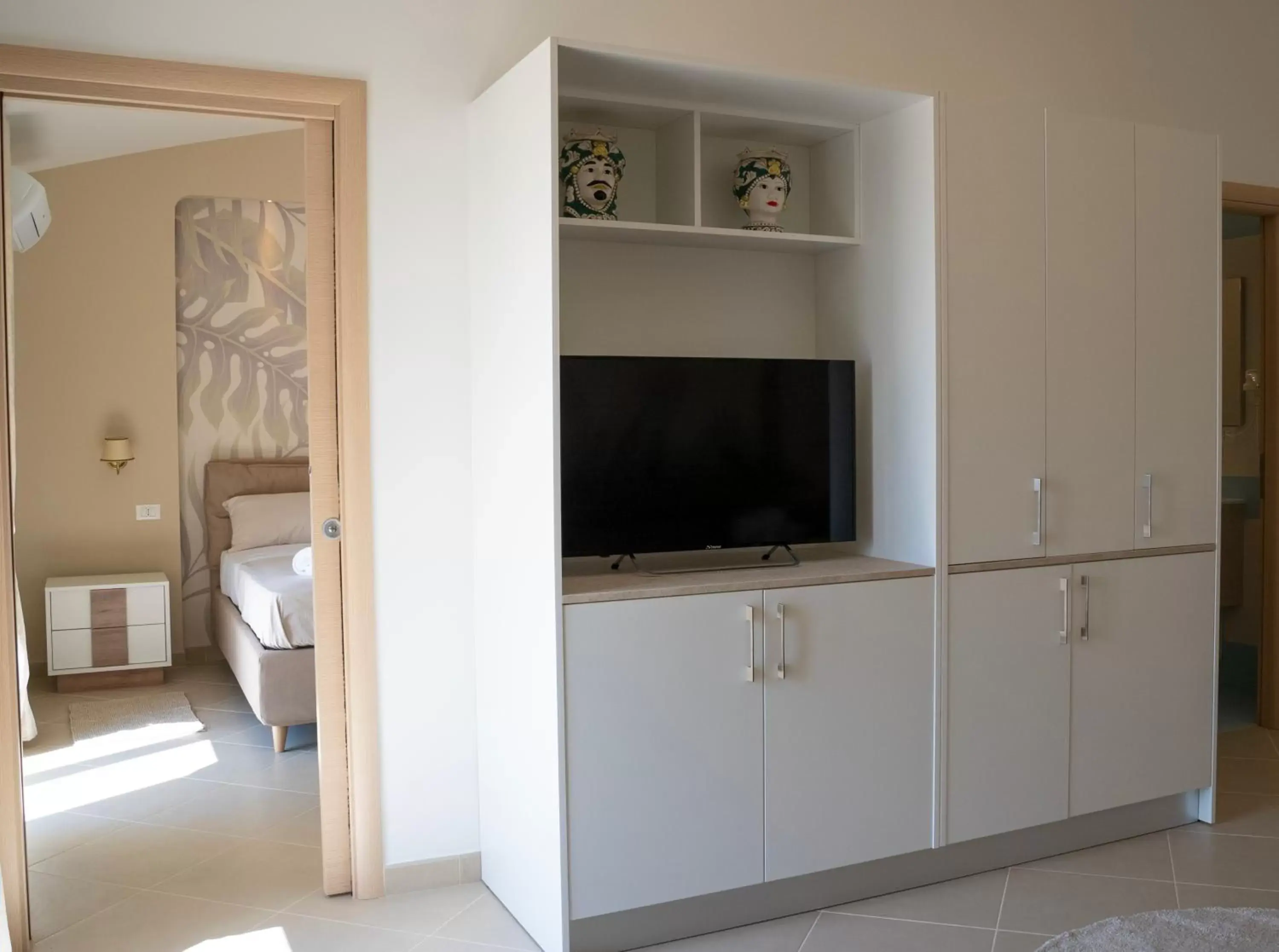 TV/Entertainment Center in Oasi Smart Rooms