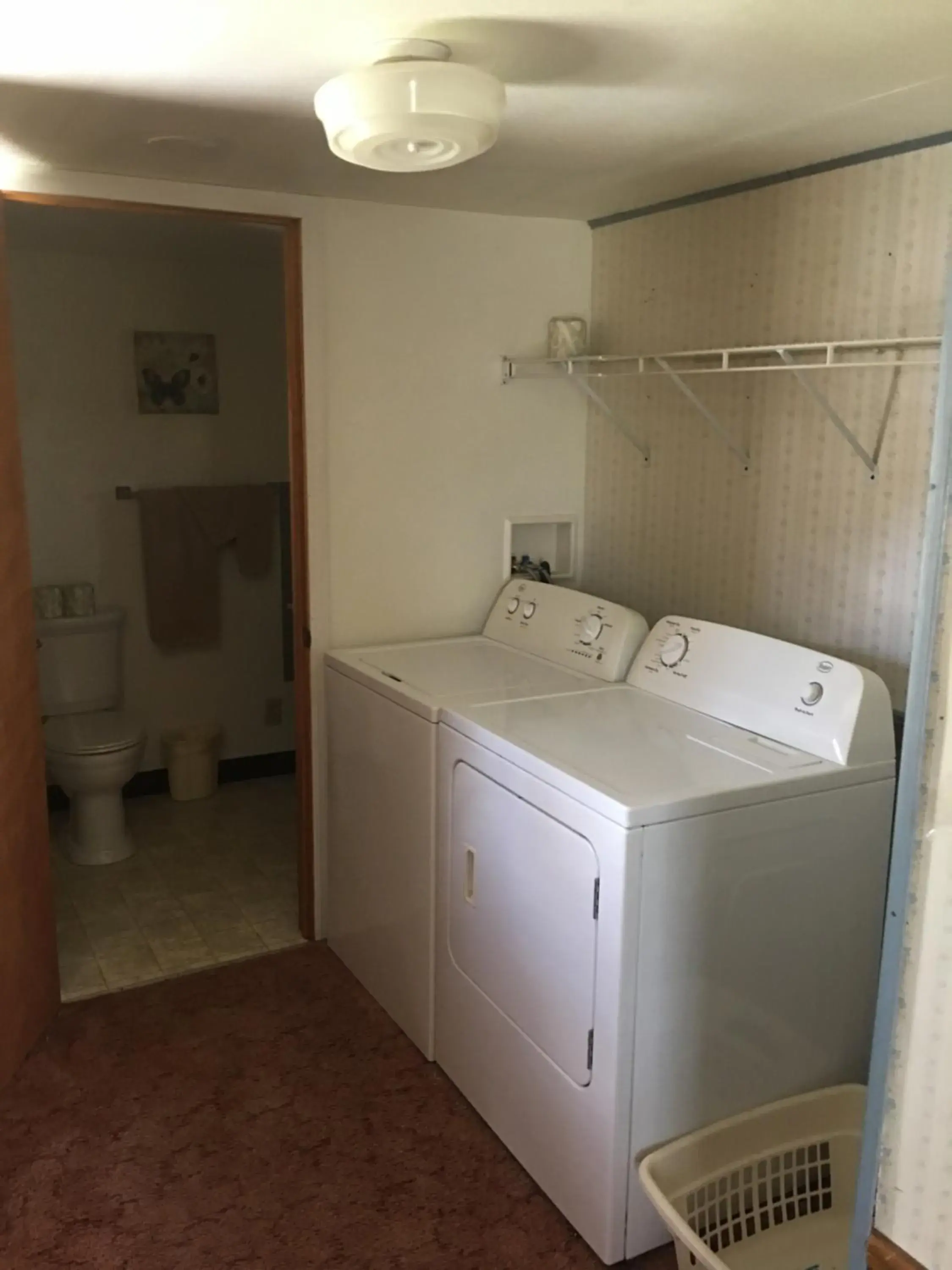 laundry, Kitchen/Kitchenette in Cadiz Motel