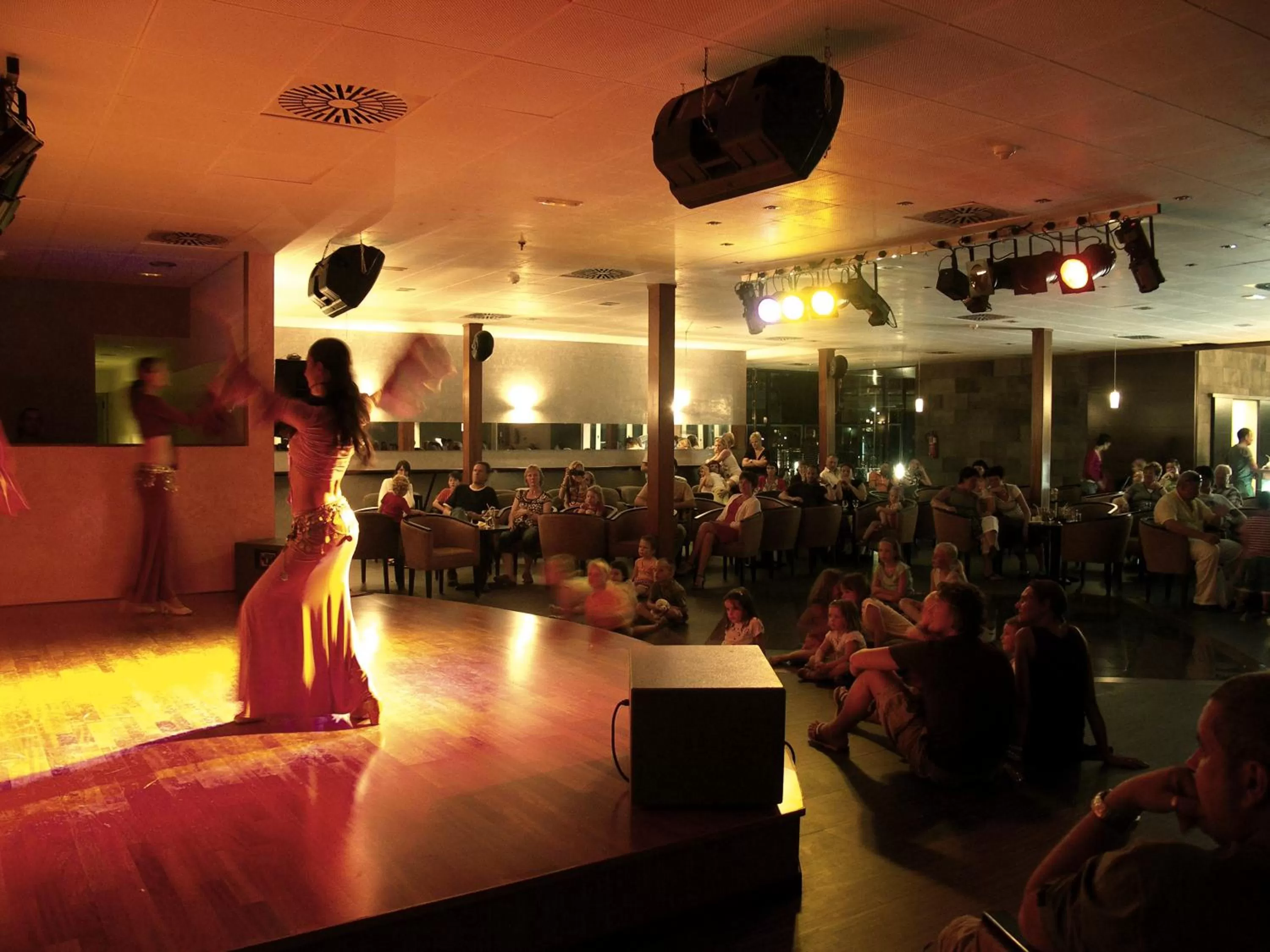 People in Hotel Floresta