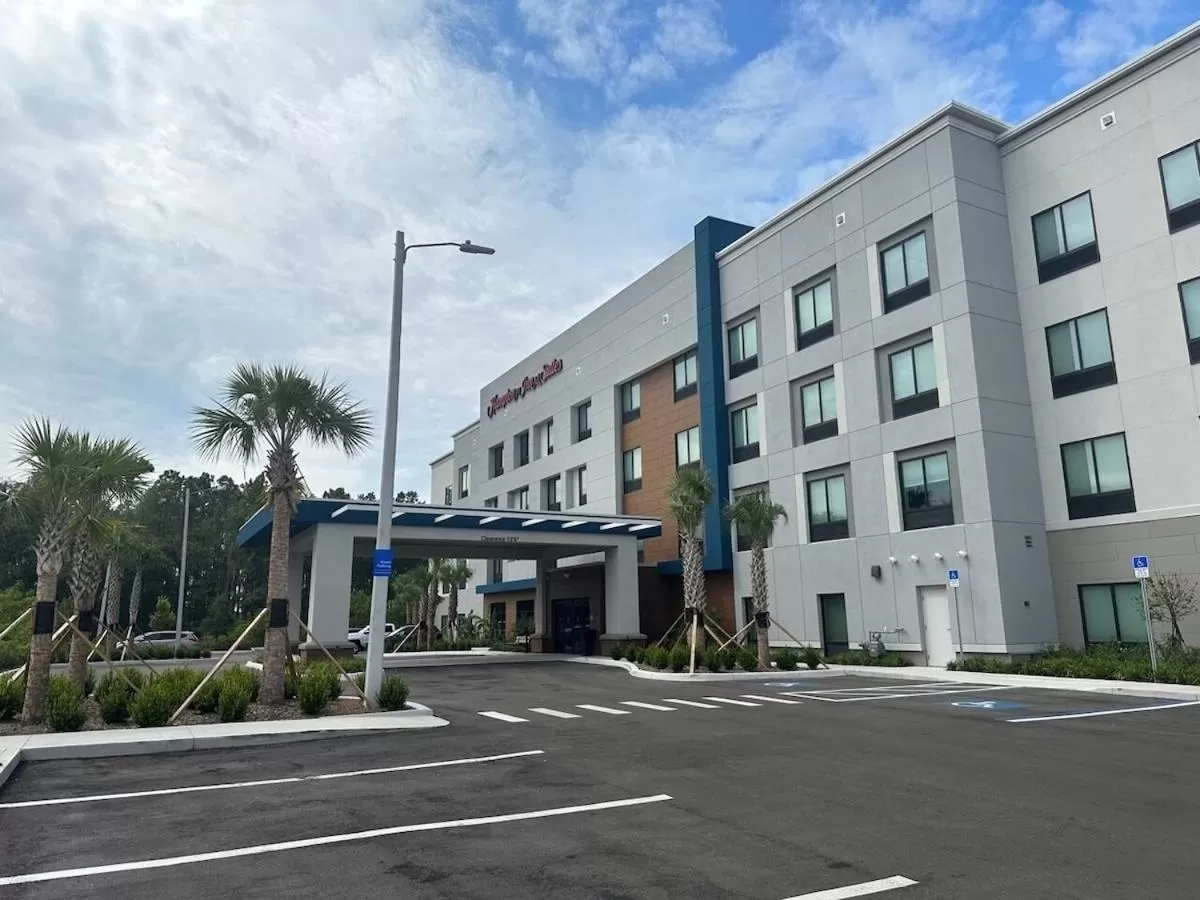 Property building in Hampton Inn & Suites Ruskin I-75, FL
