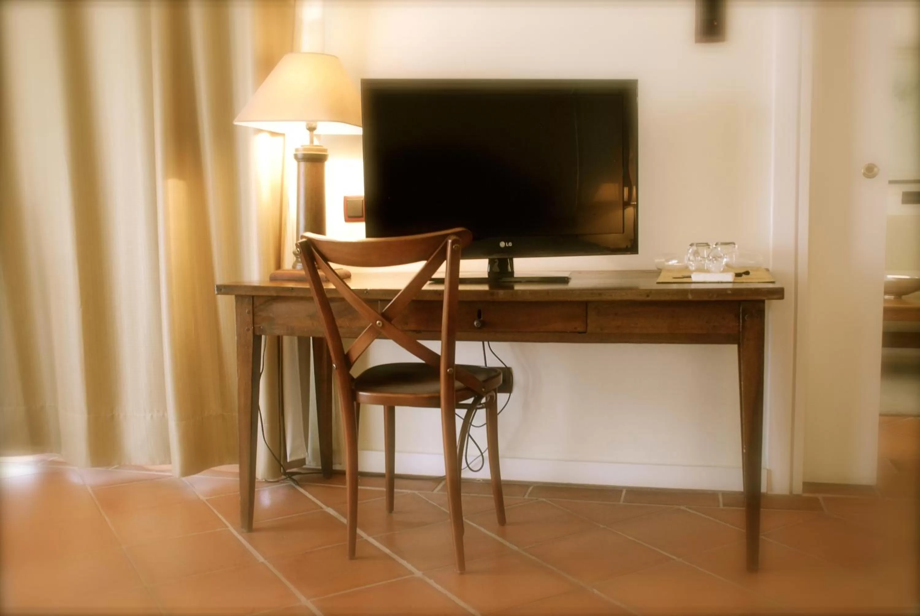 TV and multimedia in Hotel Cigarral el Bosque