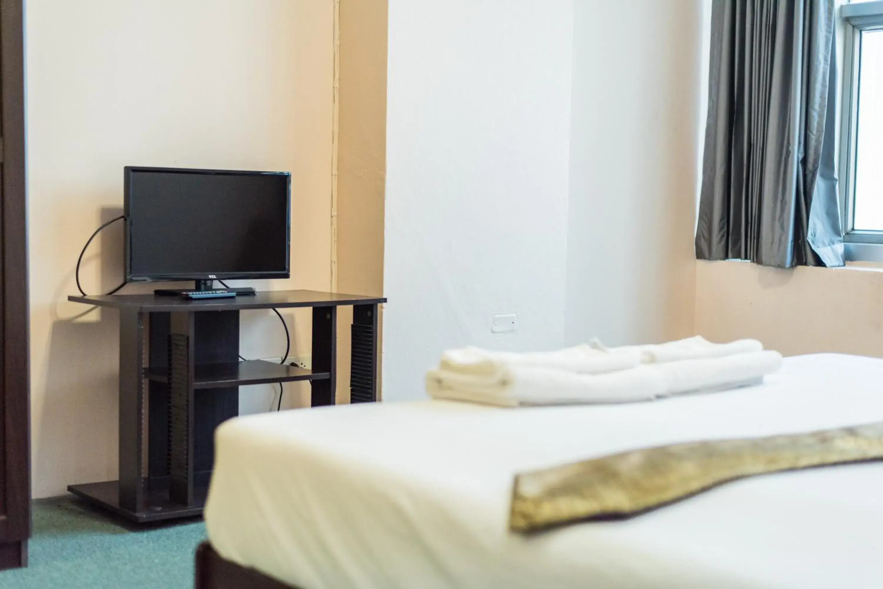 TV and multimedia, Bed in King Royal II Hotel