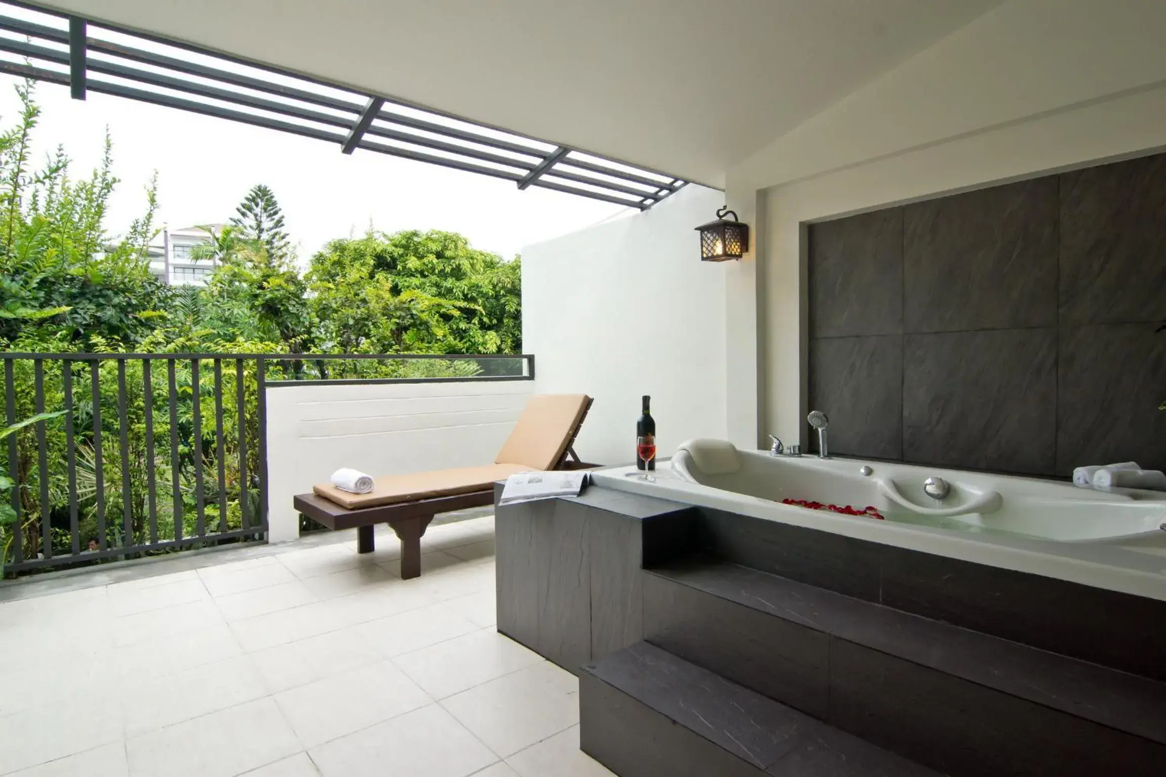 Bathroom in Sunshine Garden Resort - SHA Extra Plus