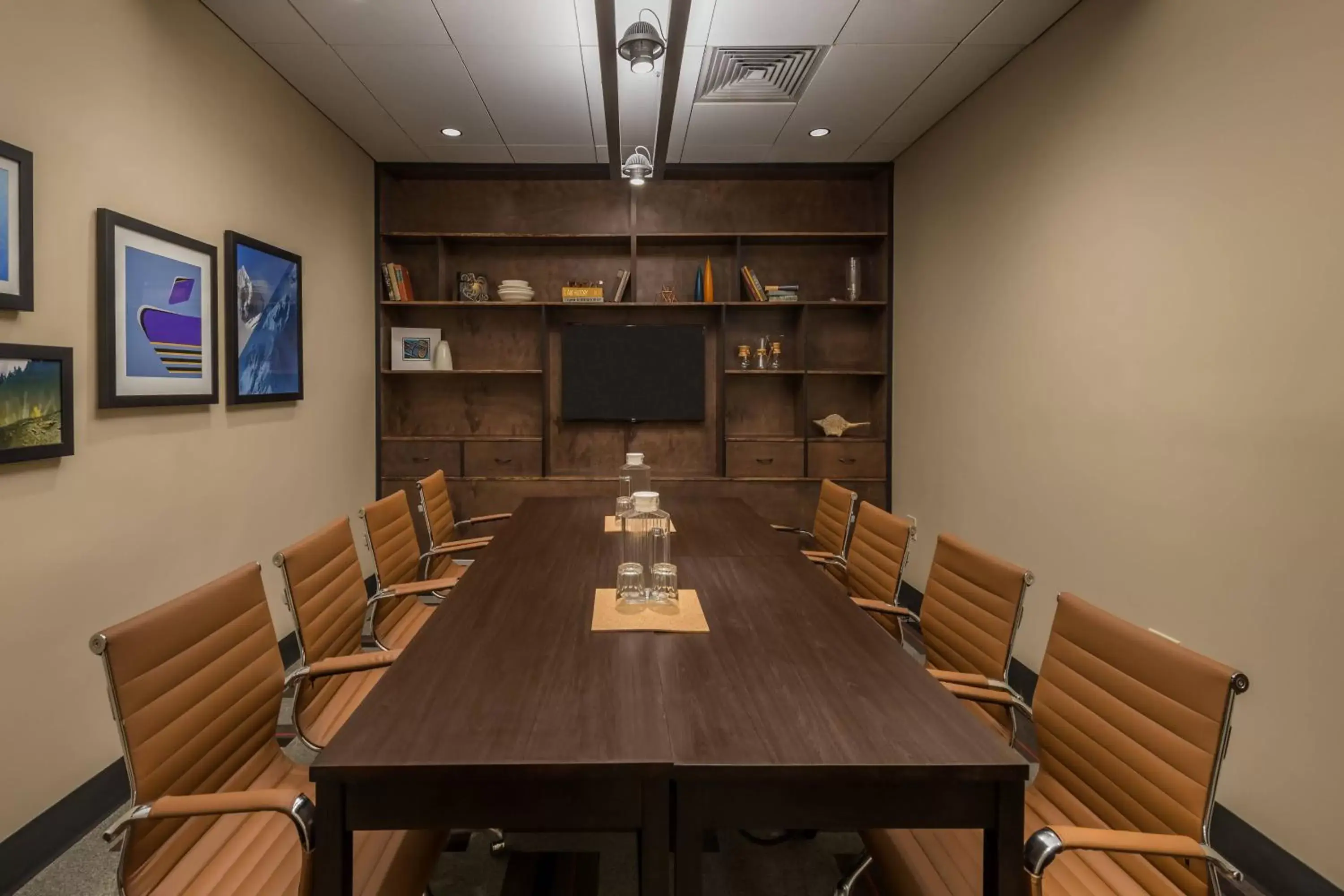 Meeting/conference room in Four Points by Sheraton Juneau