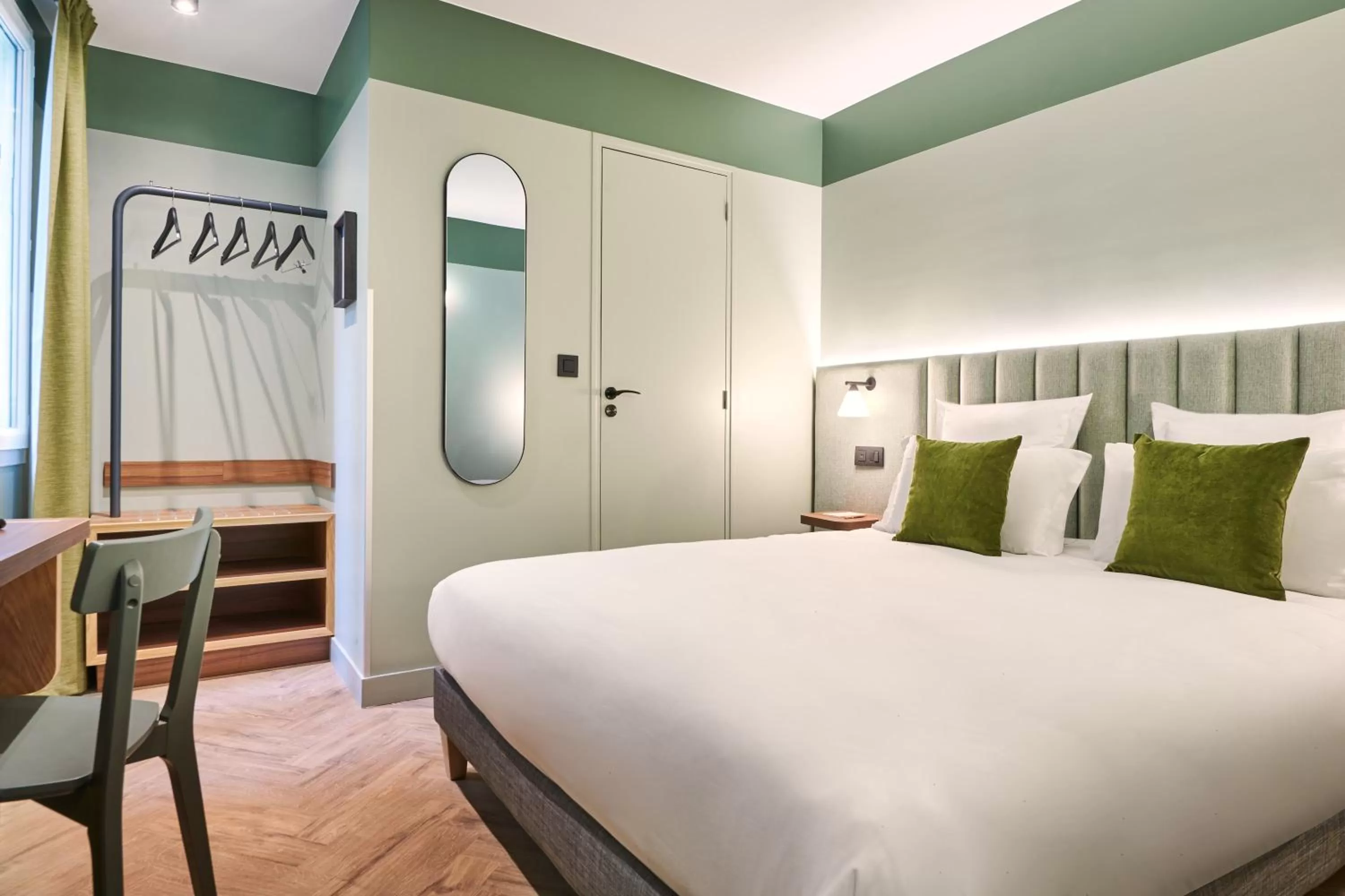 Bed in Hotel 10 Opéra by HappyCulture