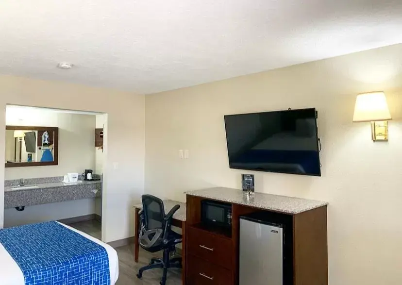 Queen Room with Two Queen Beds - Pet Friendly/Non-Smoking in Travelodge by Wyndham Cedar City Queen Room with Two Queen Beds - Pet Friendly/Non-Smoking in Travelodge by Wyndham Cedar City