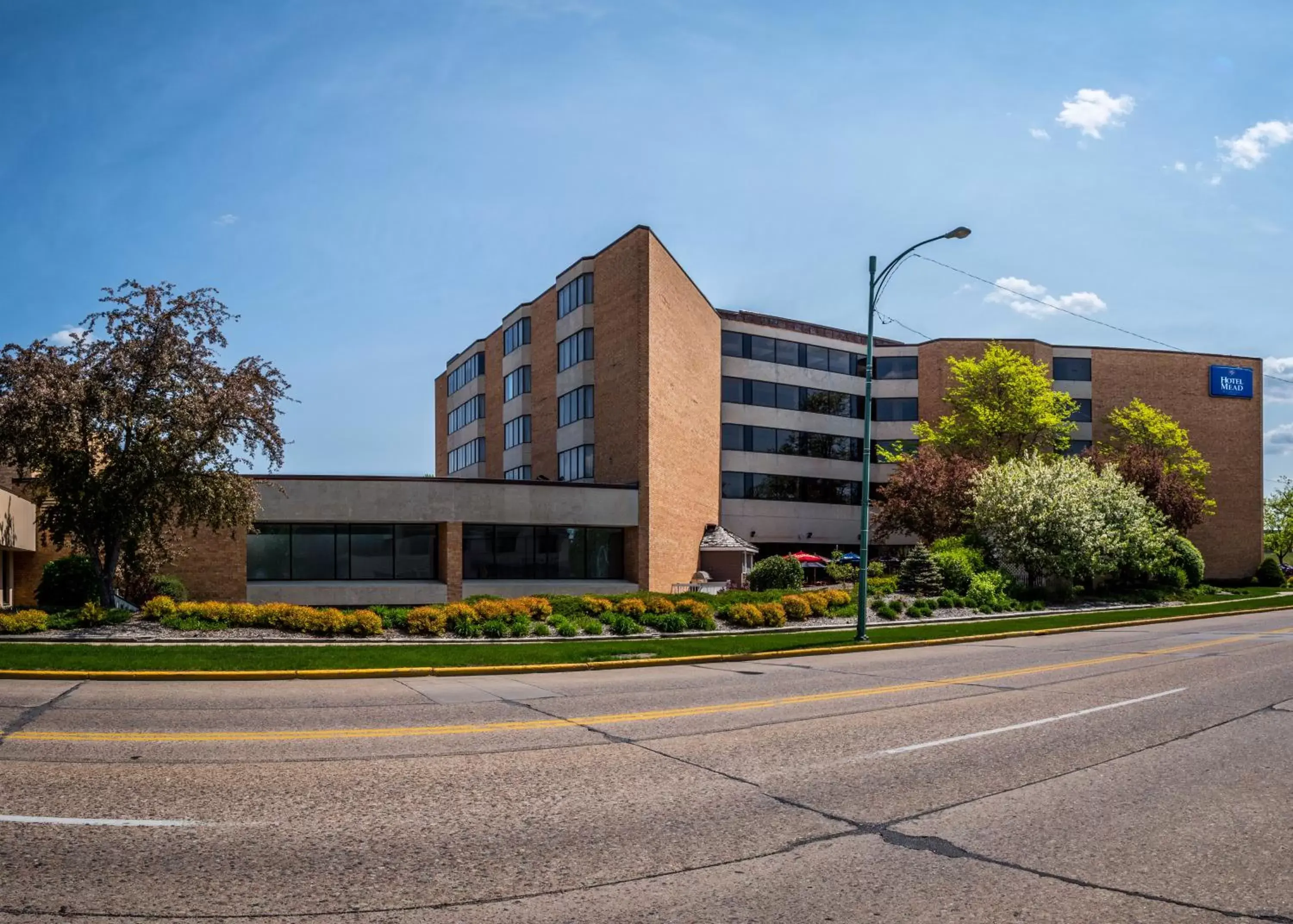 Property Building in Hotel Mead and Conference Center