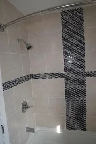 Shower, Bathroom in Sunset Beach Hotel