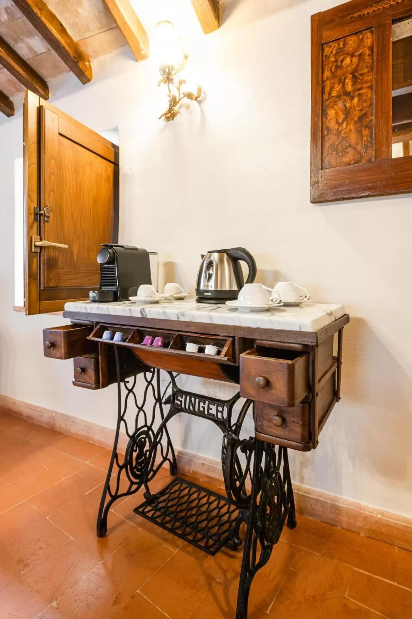 Coffee/tea facilities in Borgo Petroro