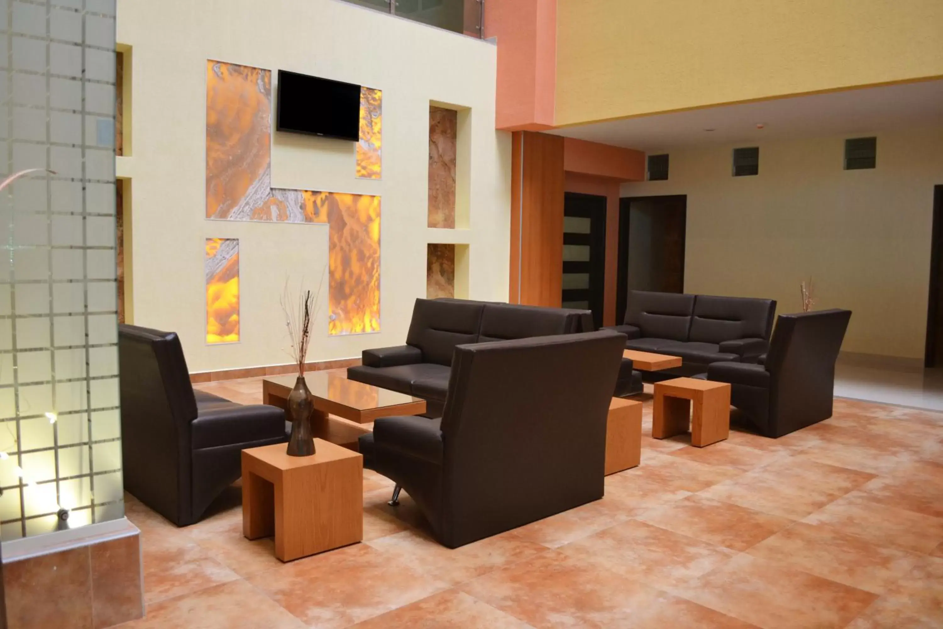Lobby or reception, Seating Area in Hostalia Hotel Expo & Business Class