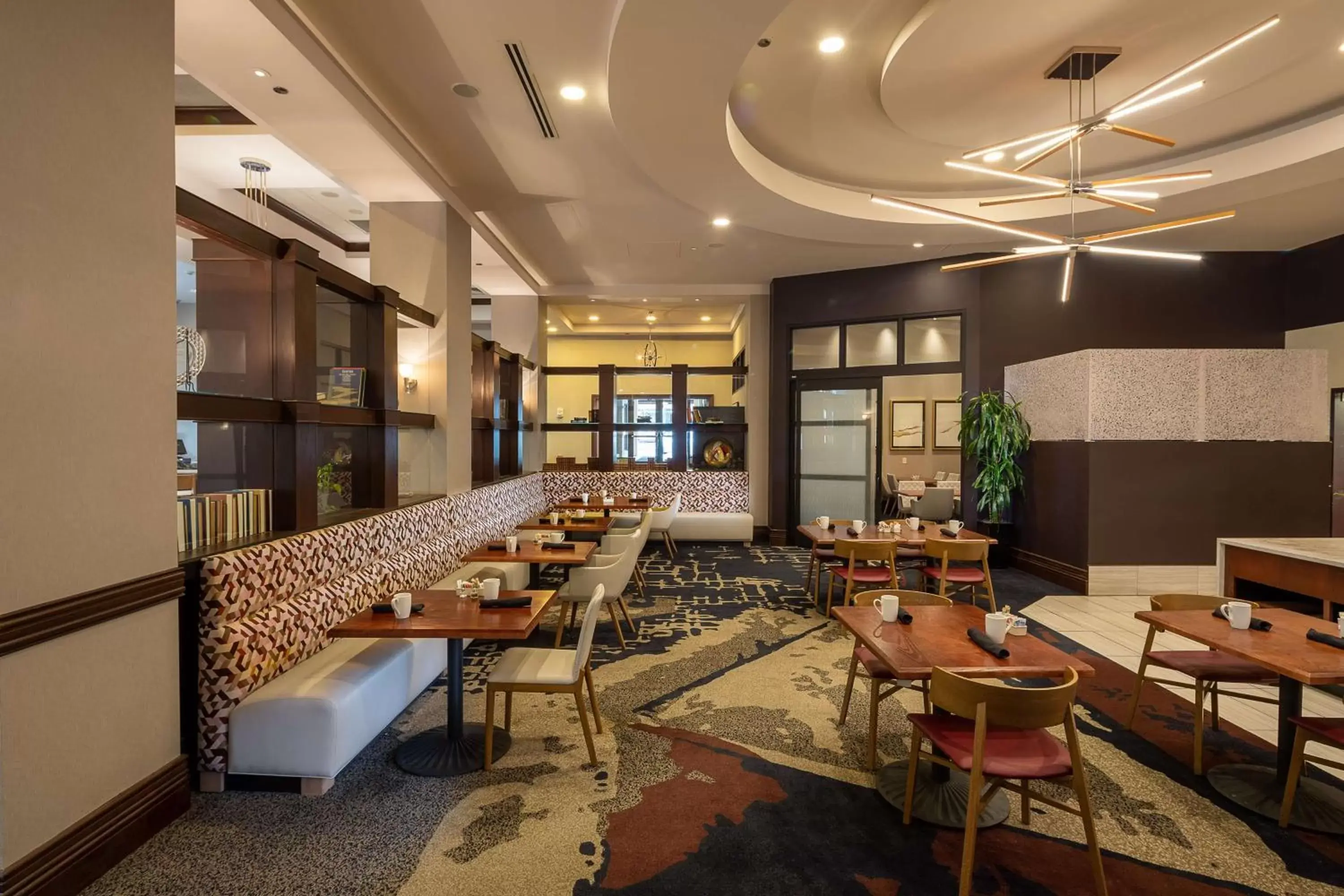 Restaurant/places to eat, Lounge/Bar in Hilton Asheville Biltmore Park