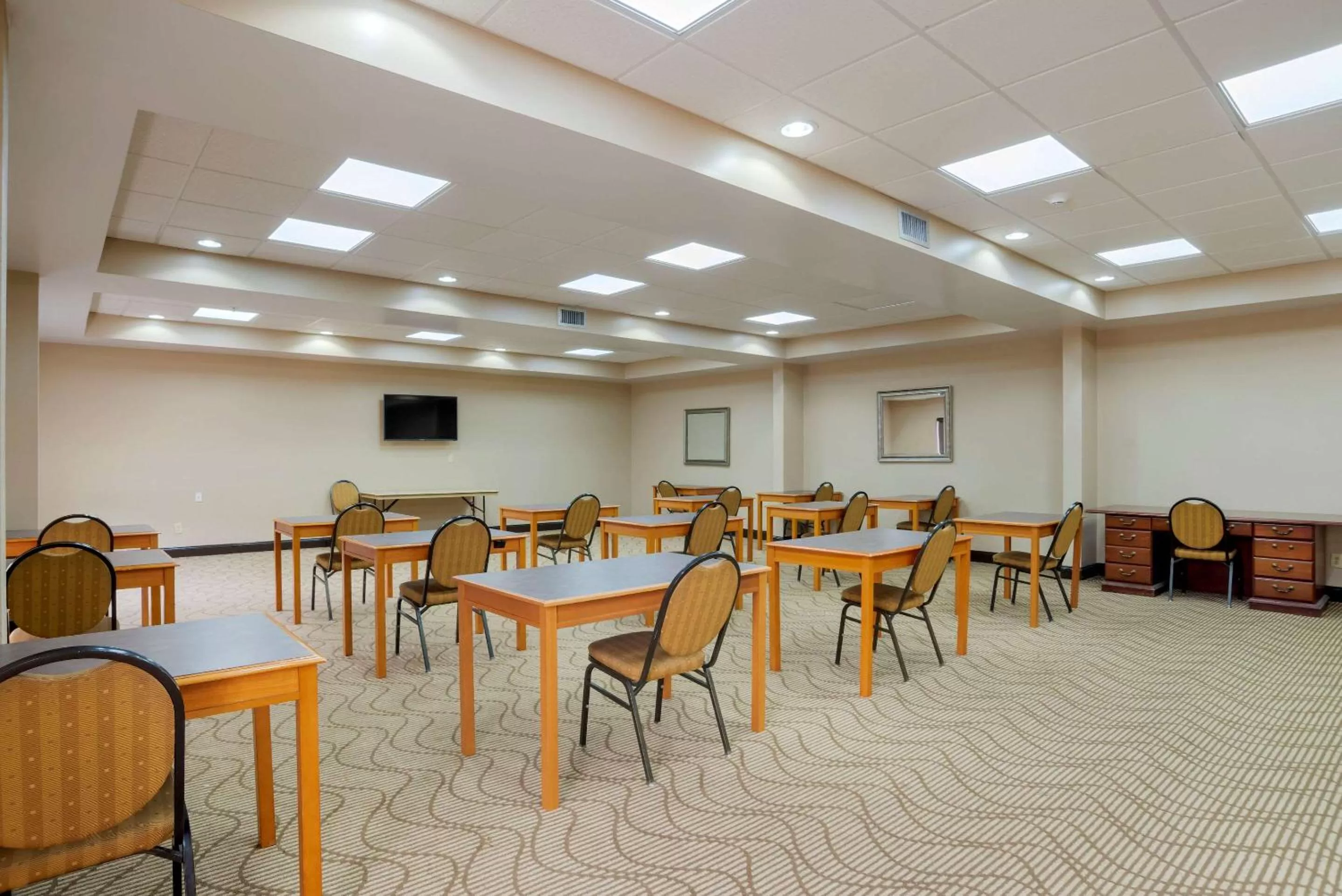 On site in Comfort Suites Fultondale I-65 near I-22