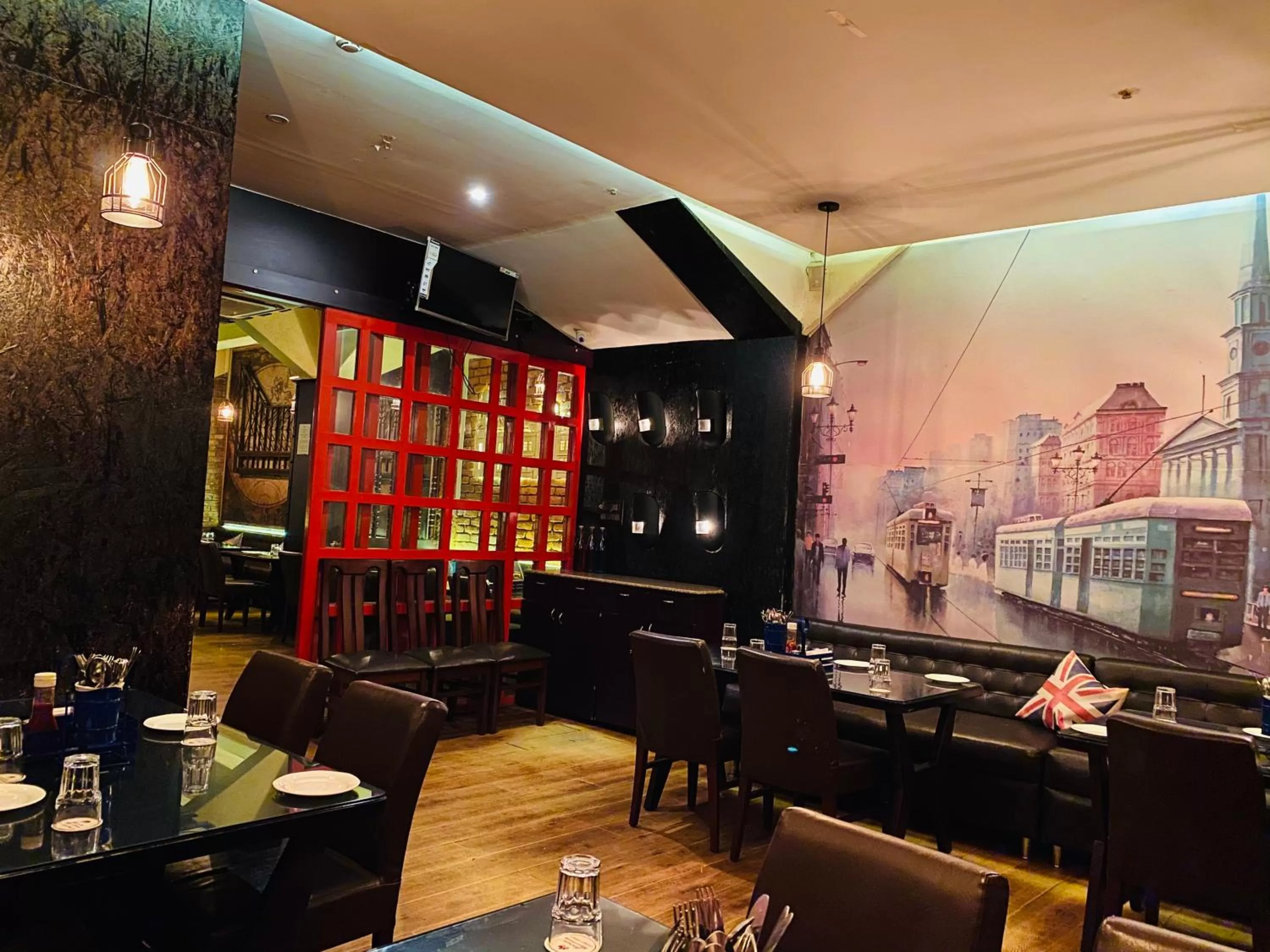 Restaurant/places to eat in Saluja Residency