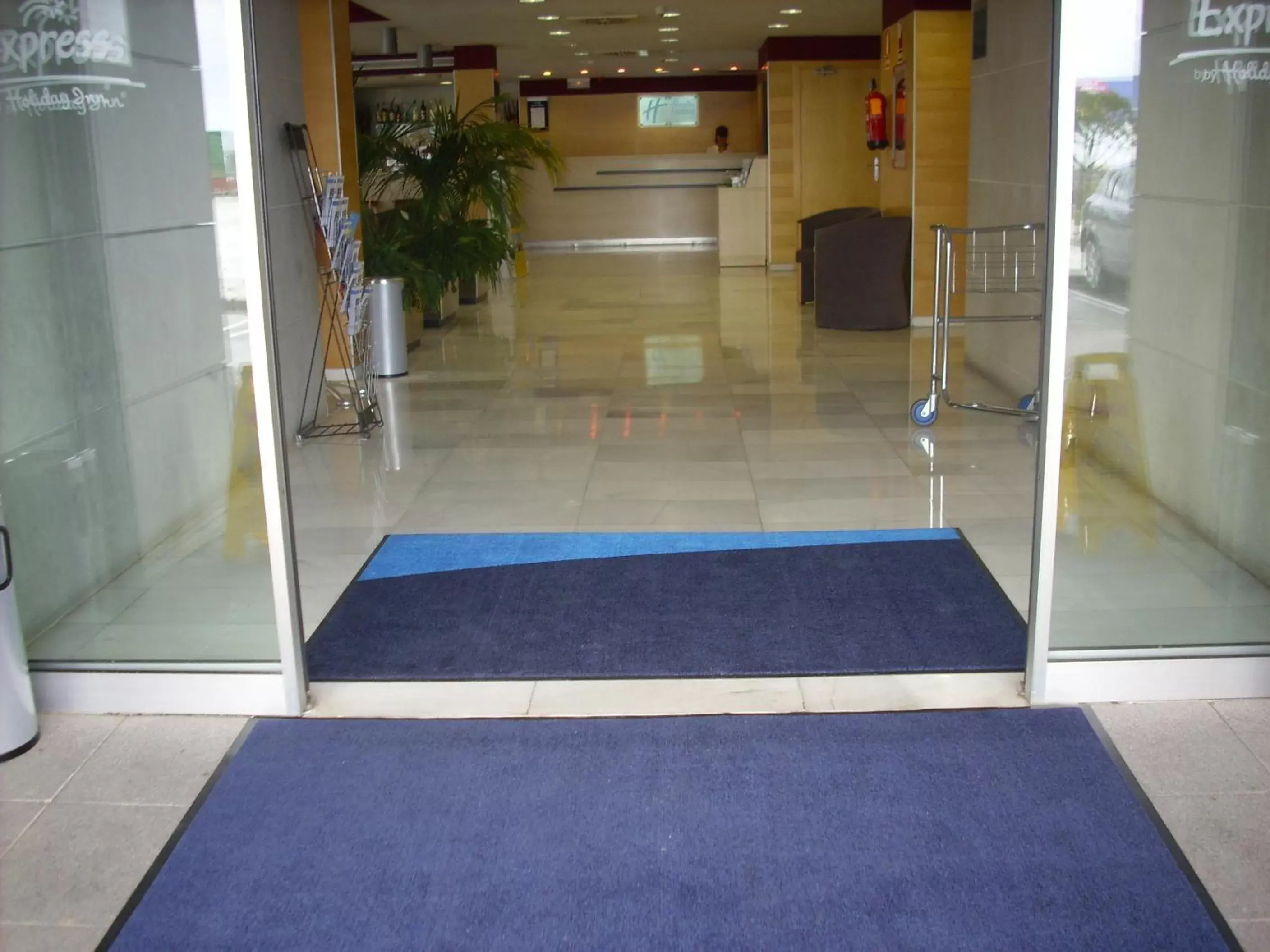 Lobby or reception in Holiday Inn Express Madrid-Alcorcón, an IHG Hotel