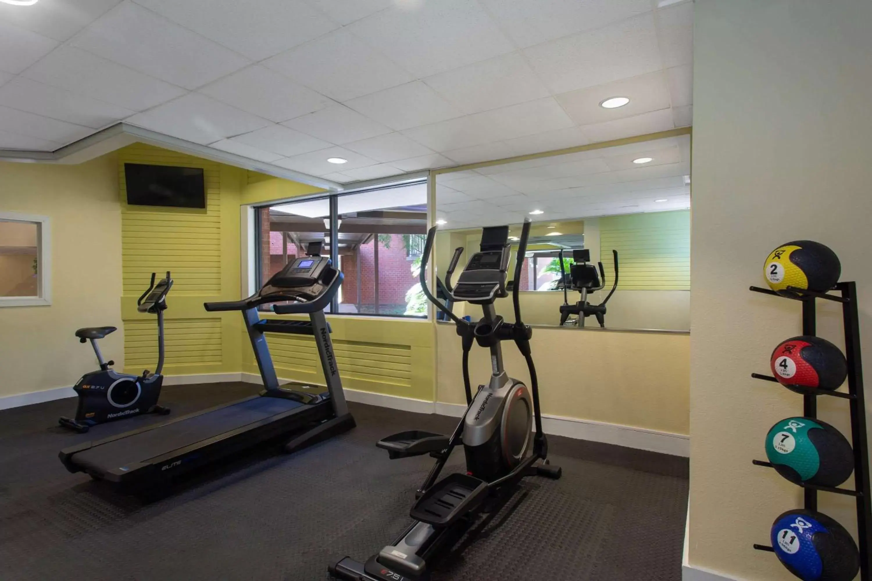 Fitness centre/facilities, Fitness Center/Facilities in Days Inn & Suites by Wyndham Tallahassee Conf Center I-10