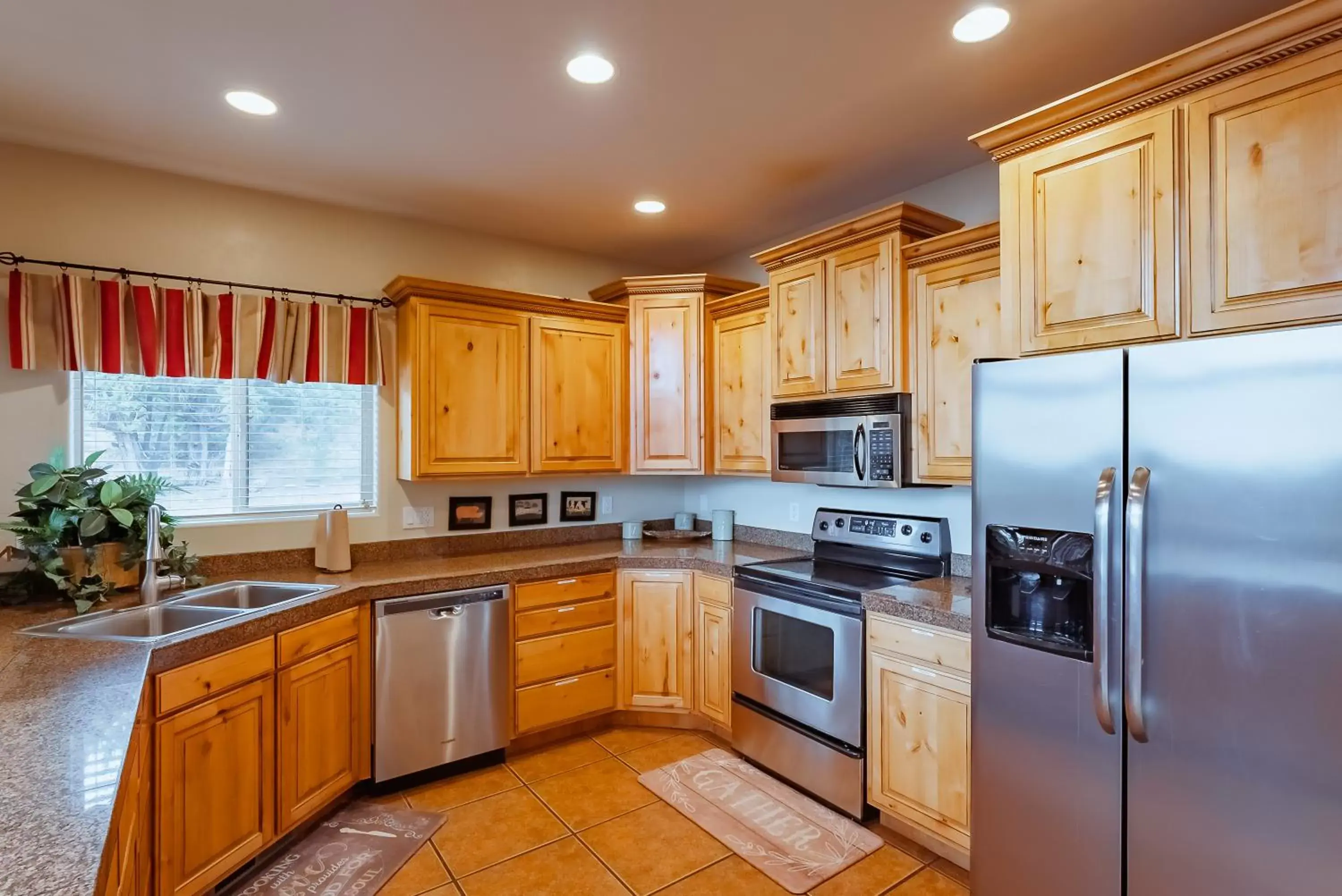 Kitchen/Kitchenette in Zion Ponderosa Ranch Resort