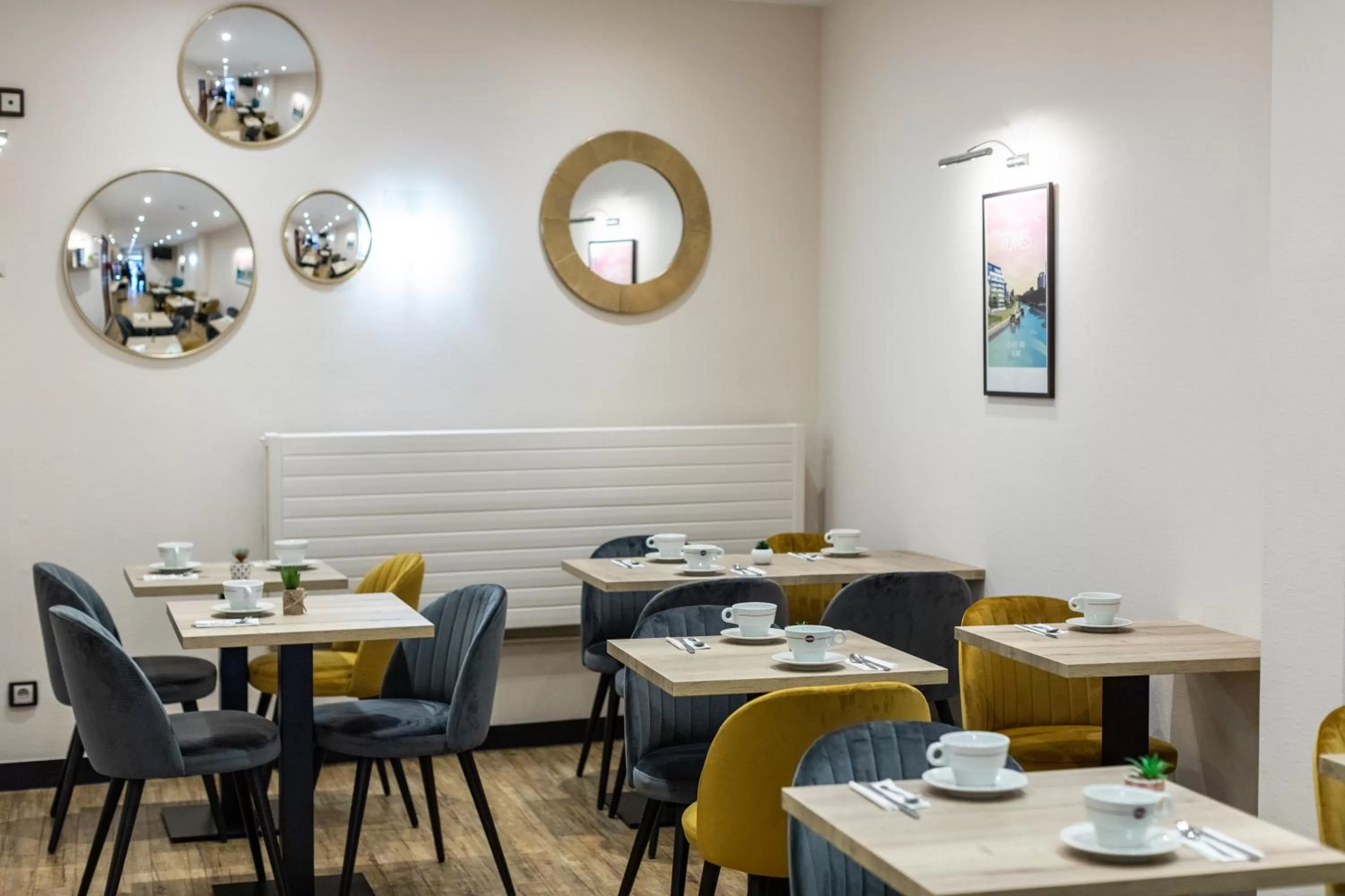 Breakfast in Hôtel Le Florin