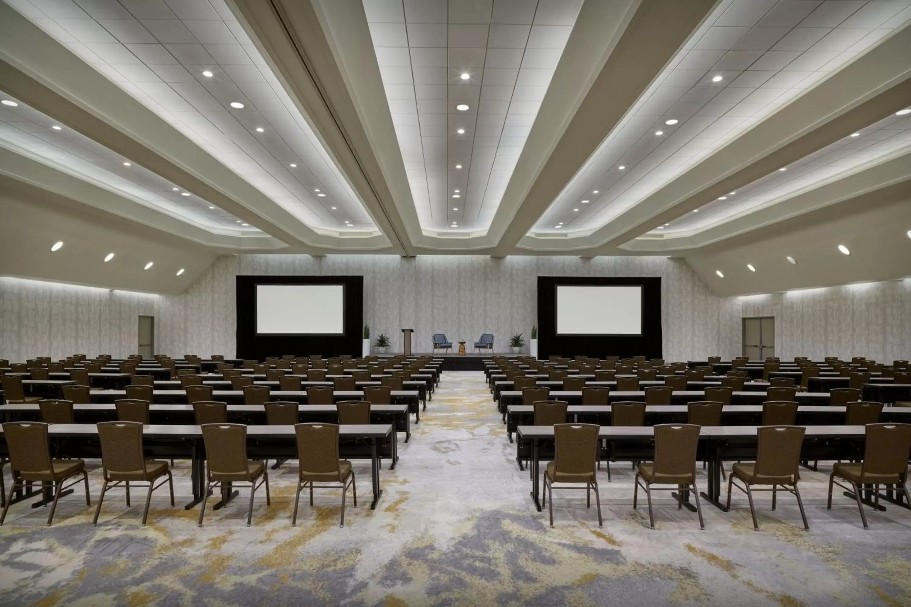 Meeting/conference room in Viewline Resort Snowmass, Autograph Collection