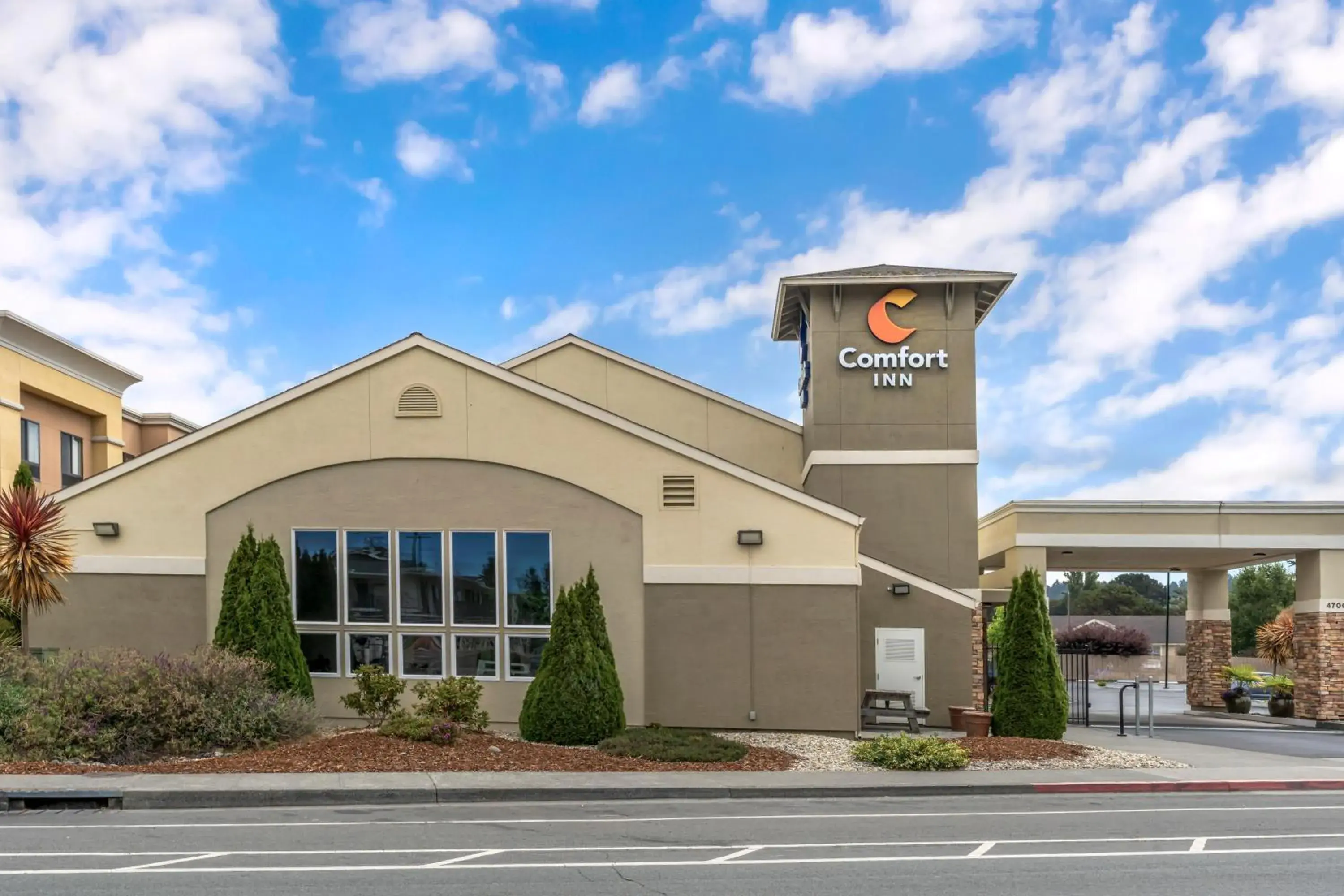 Property Building in Comfort Inn Arcata