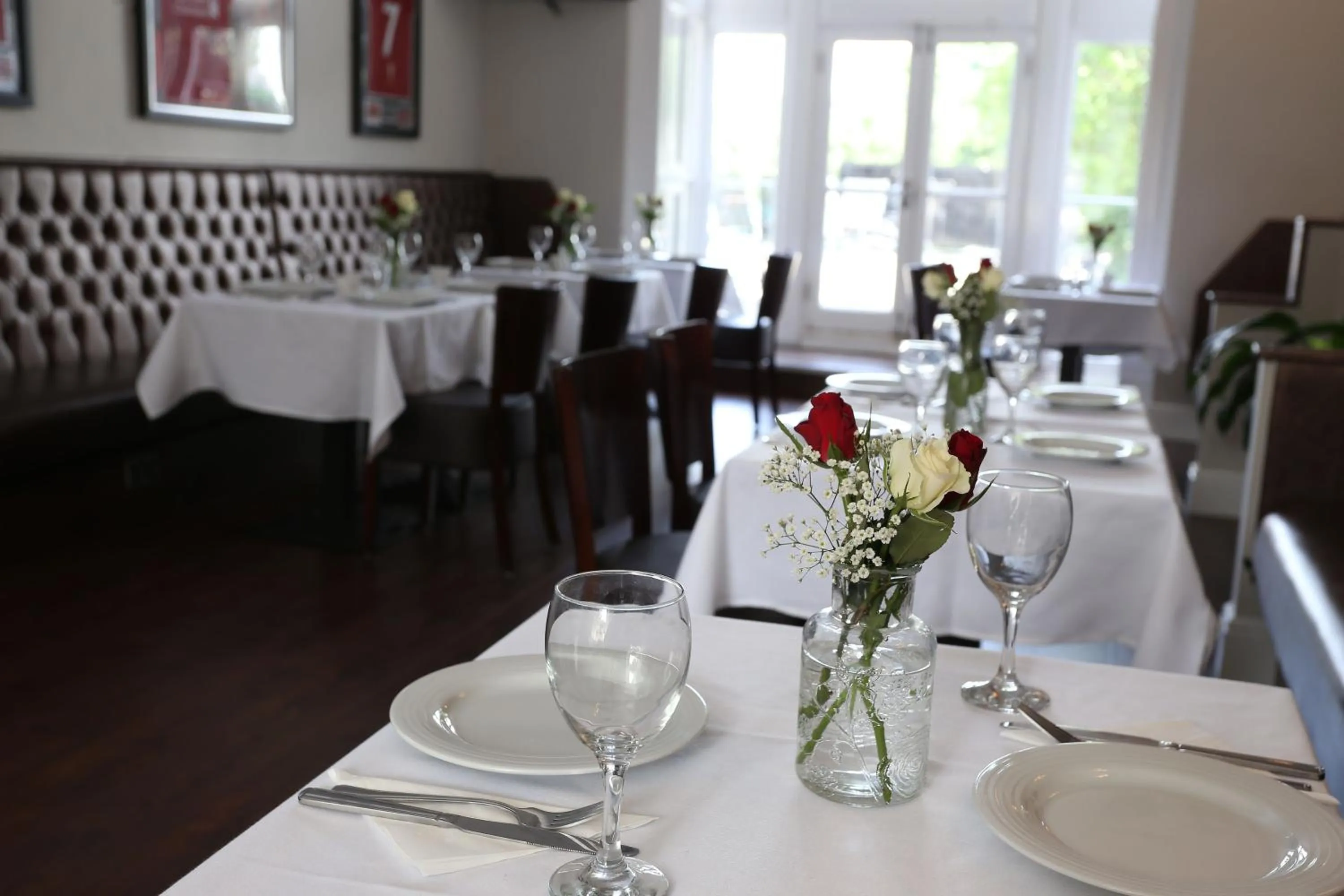 Restaurant/places to eat in Hotel Tia