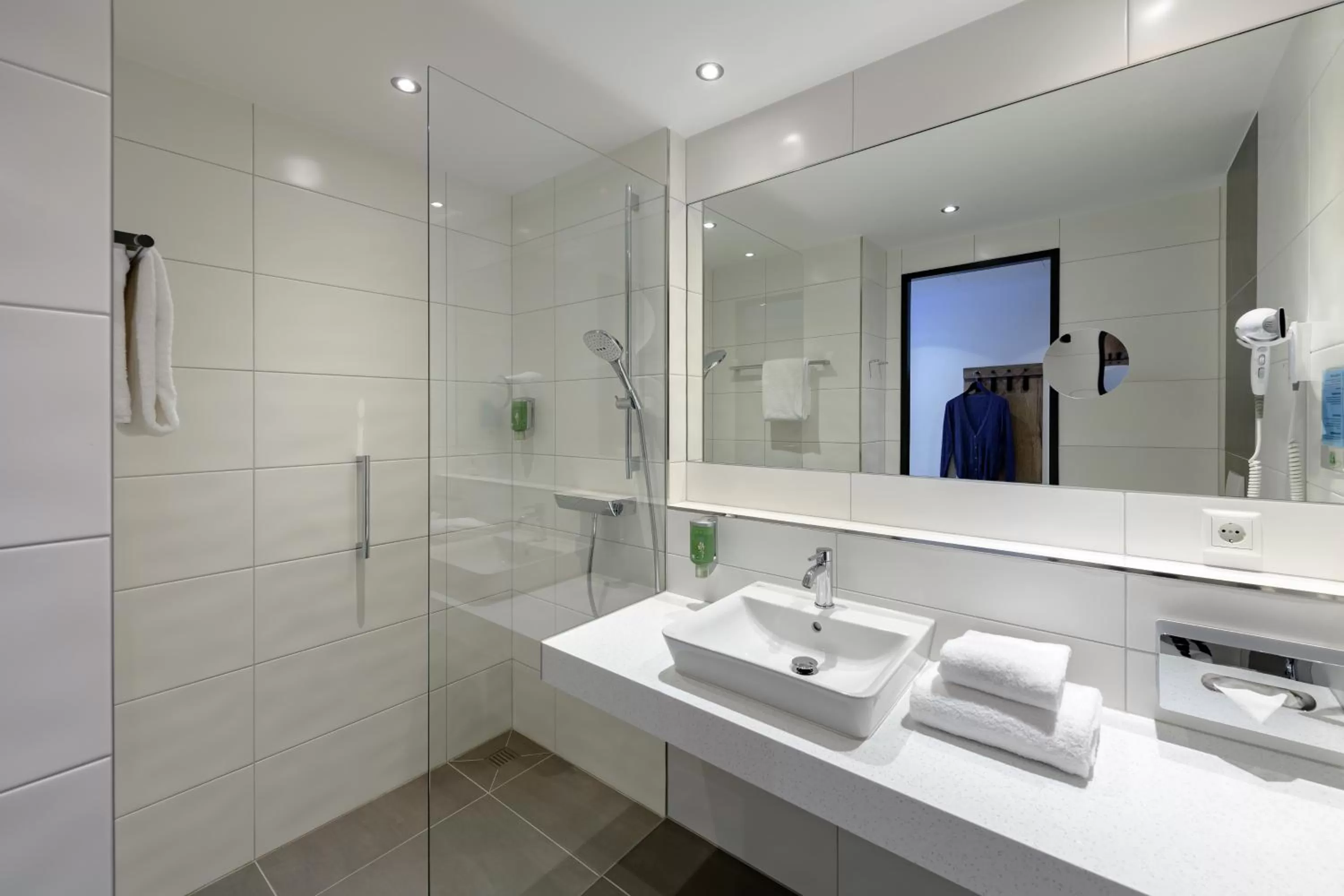 Shower in ibis Styles Coburg