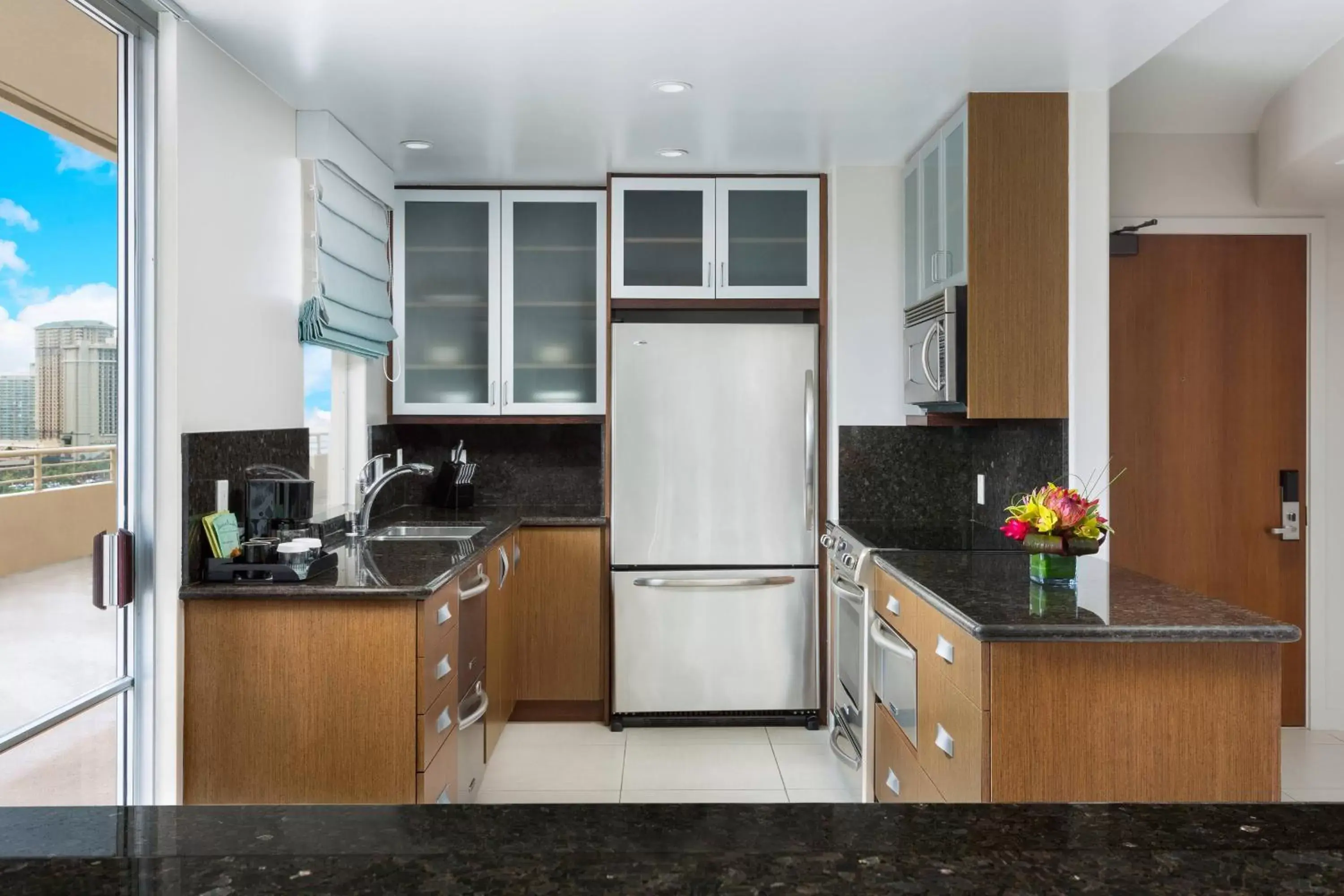 Kitchen or kitchenette, Kitchen/Kitchenette in Courtyard by Marriott Waikiki Beach